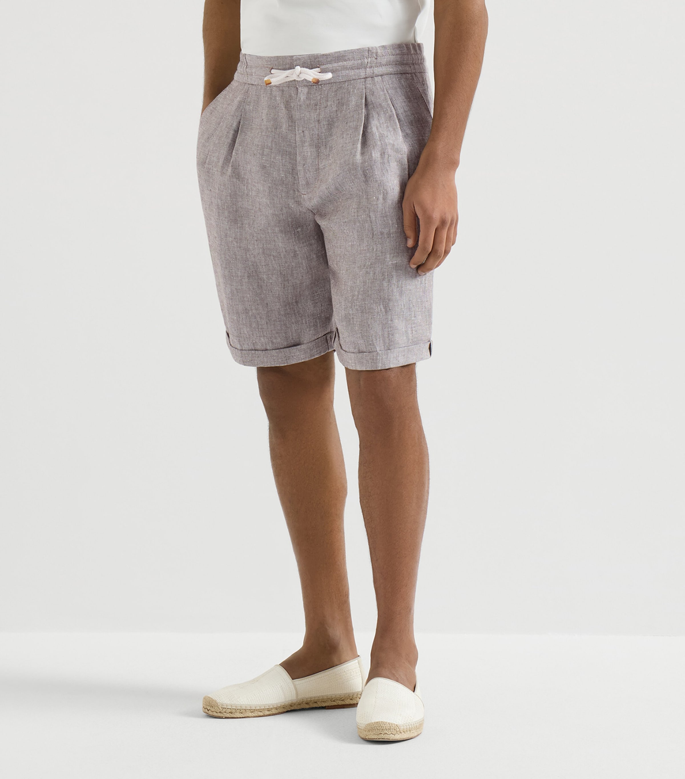 Brunello Cucinelli Mens Hemp-Linen Bermuda Shorts Image 3