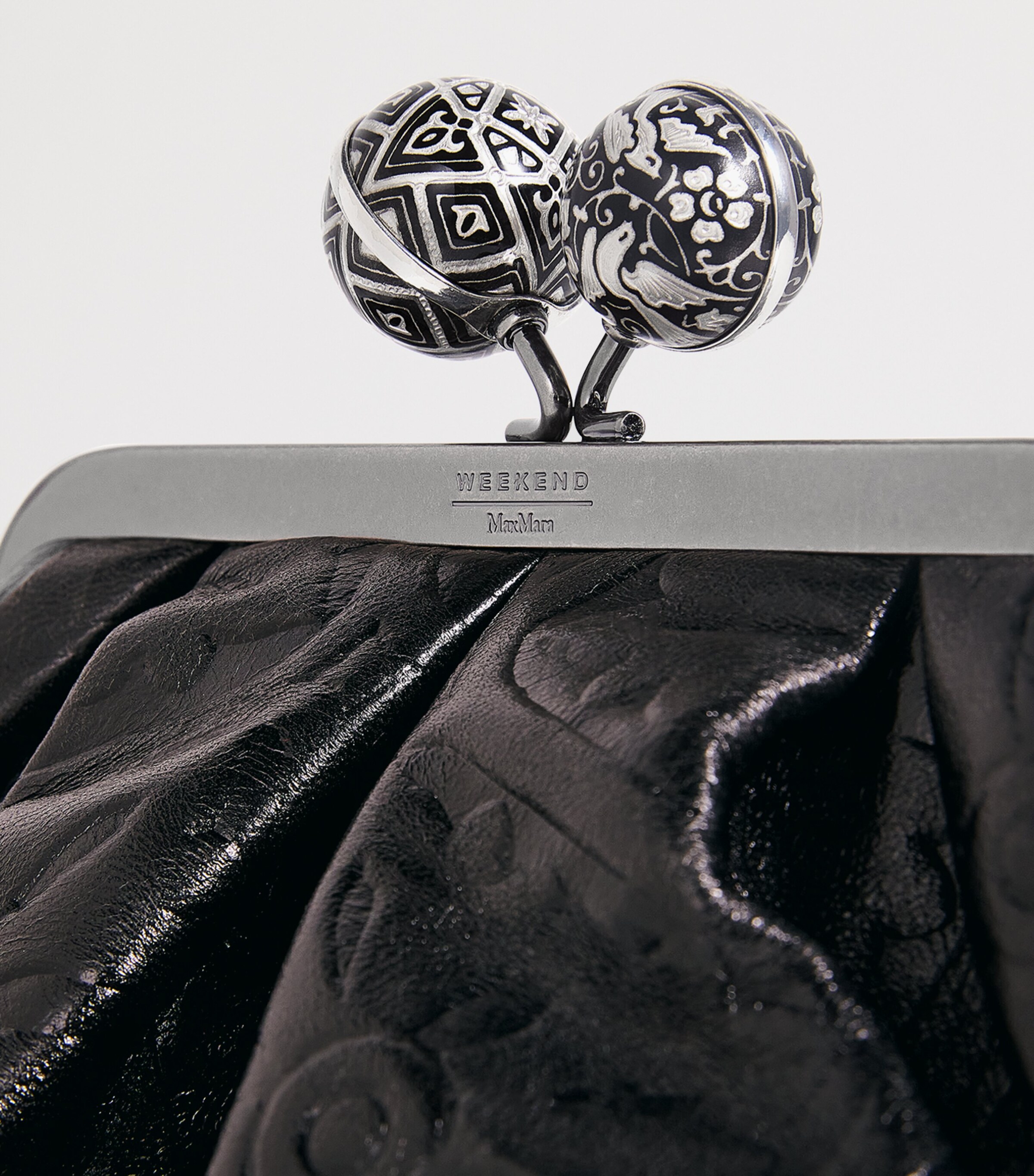 Leather Spanish Heritage Pasticcino Clutch Bag BLACK Image 6