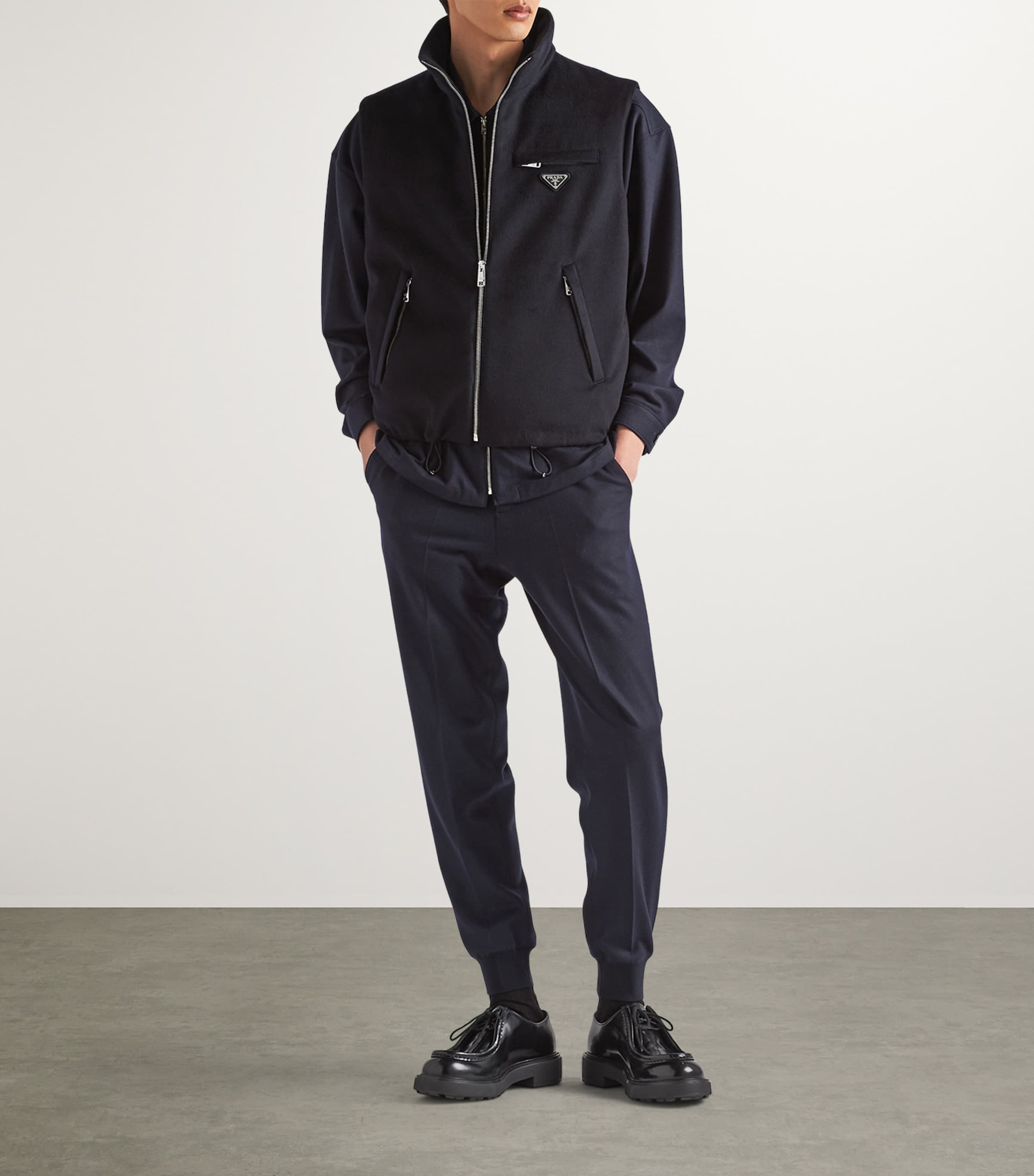 Cashmere Triangle Gilet F0008 Image 2