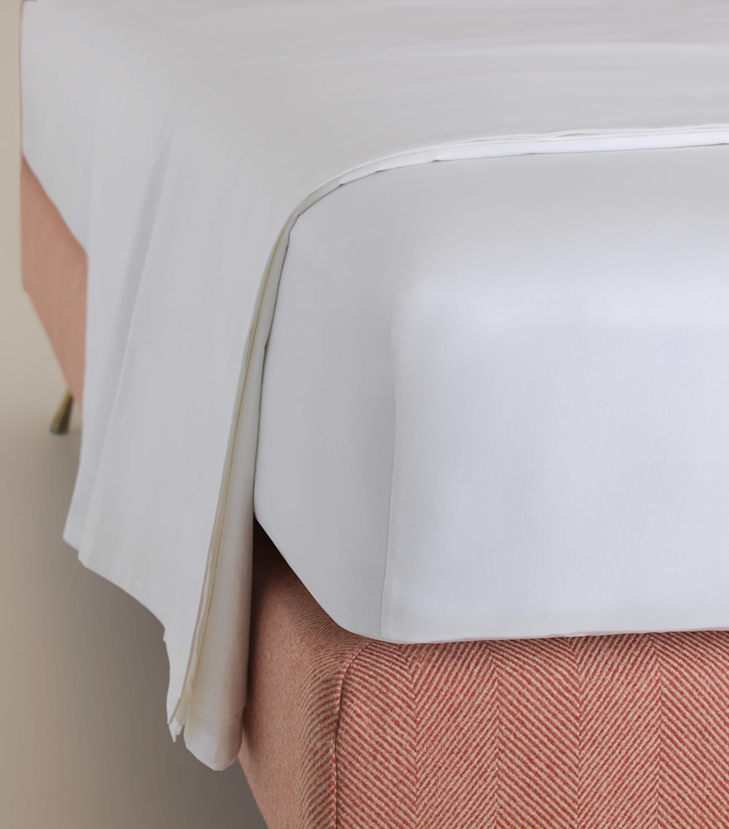 Cotton Percale The Drift King Fitted Sheet (150cm x 200cm) WHITE Image 2