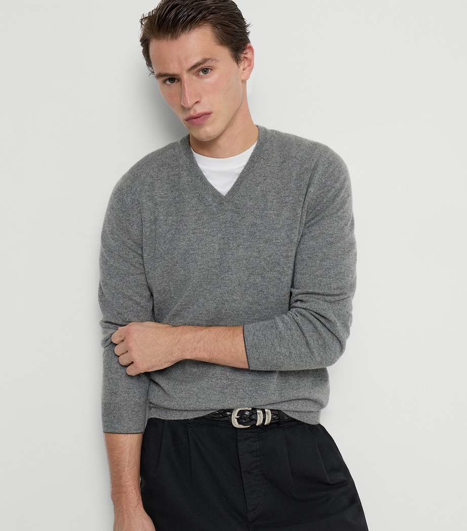 Brunello Cucinelli Mens Cashmere V-Neck Sweater Image 3