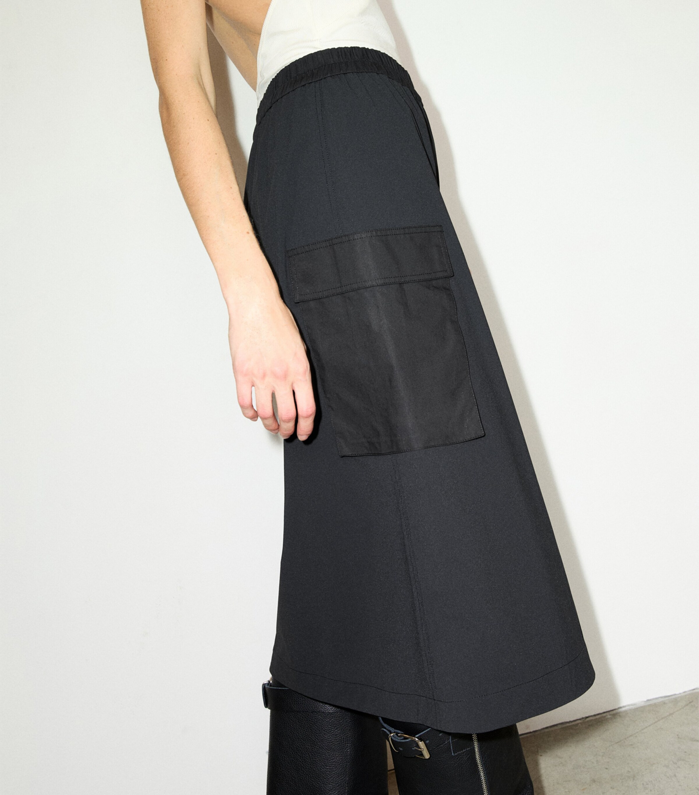 MAX&Co. Womens Technical Jersey Midi Skirt Black Image 5