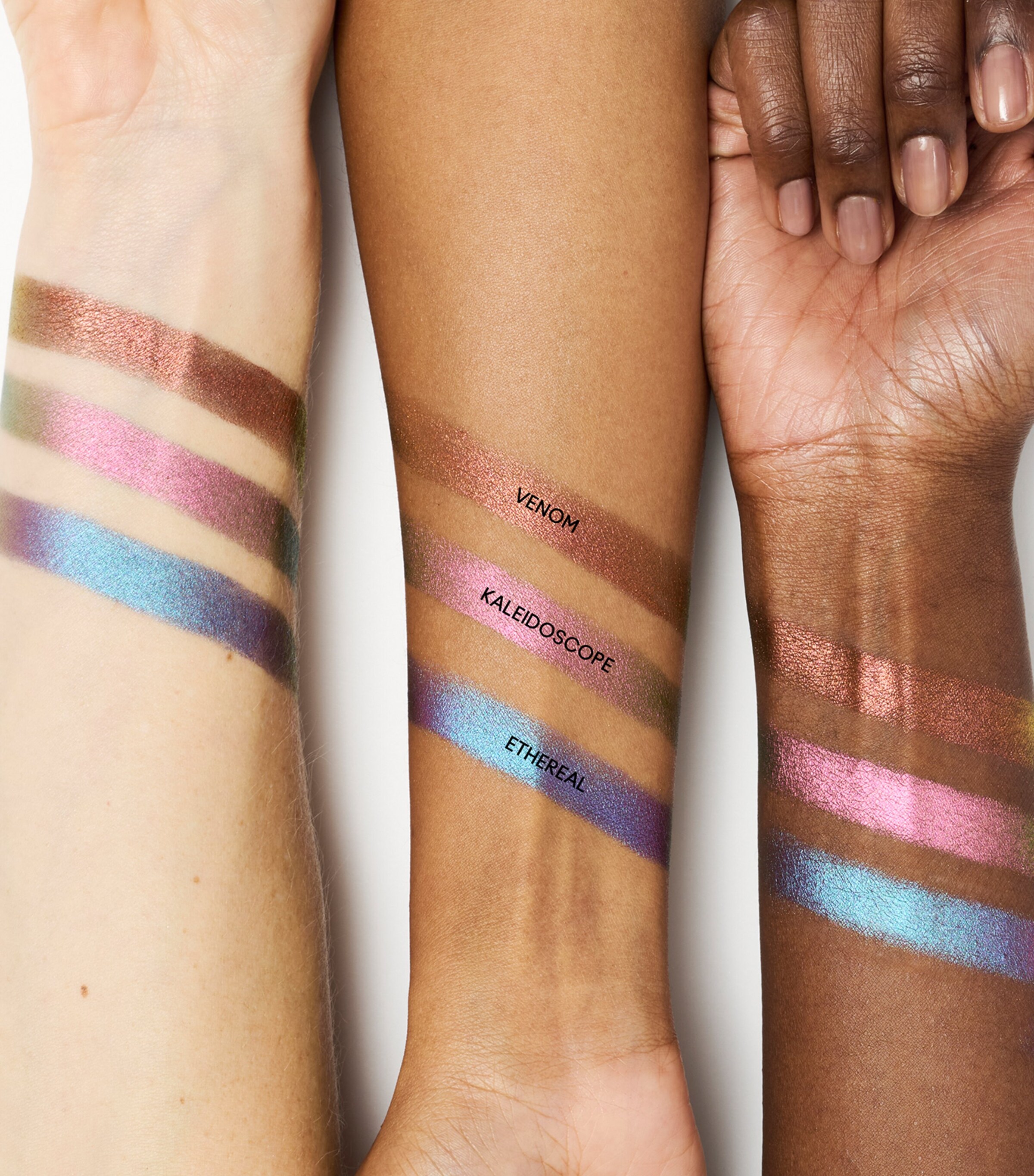 MAC Dazzleshadow Eyeshadow Venom Image 2