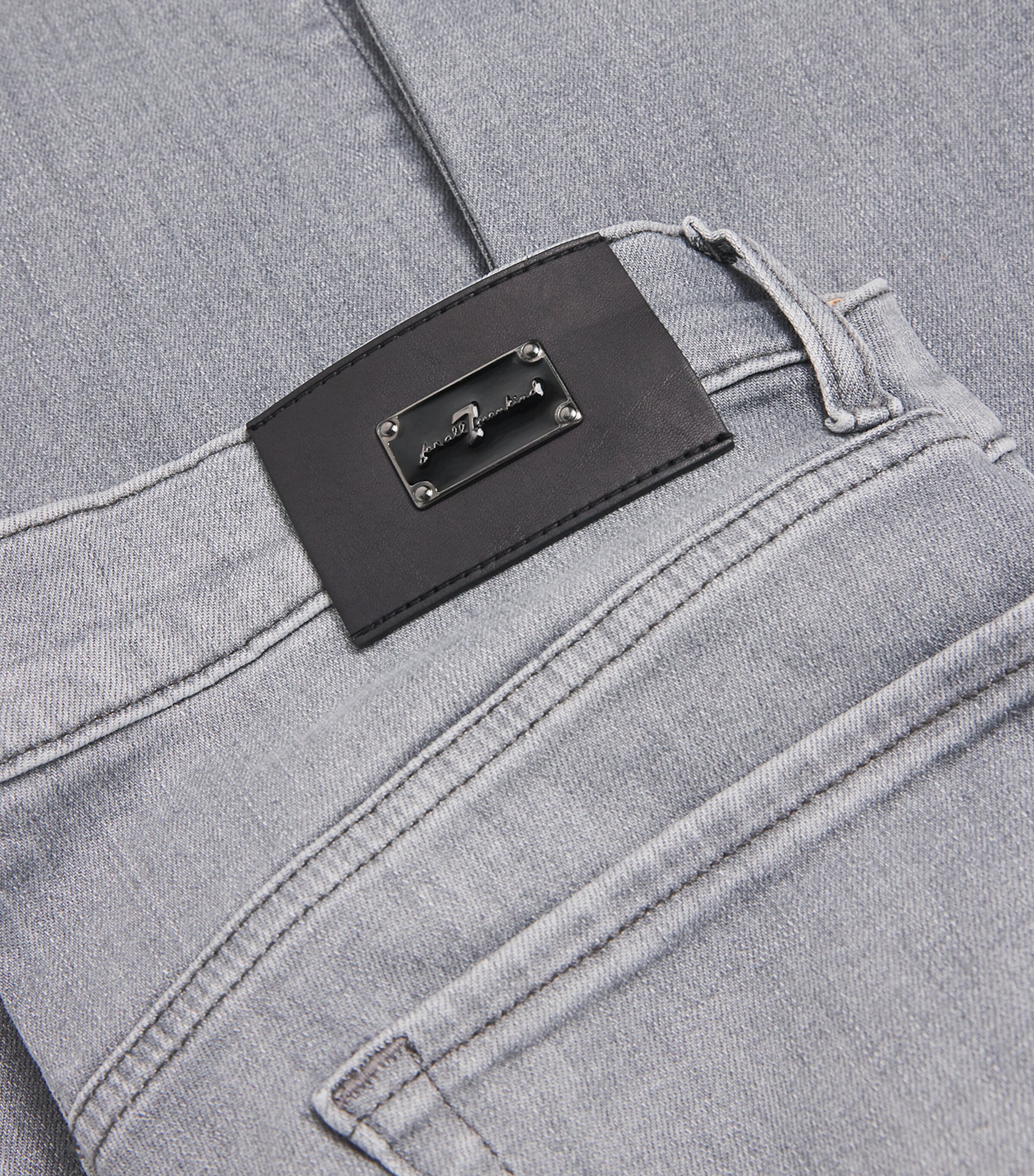 Slimmy Straight Jeans U71VX Image 5