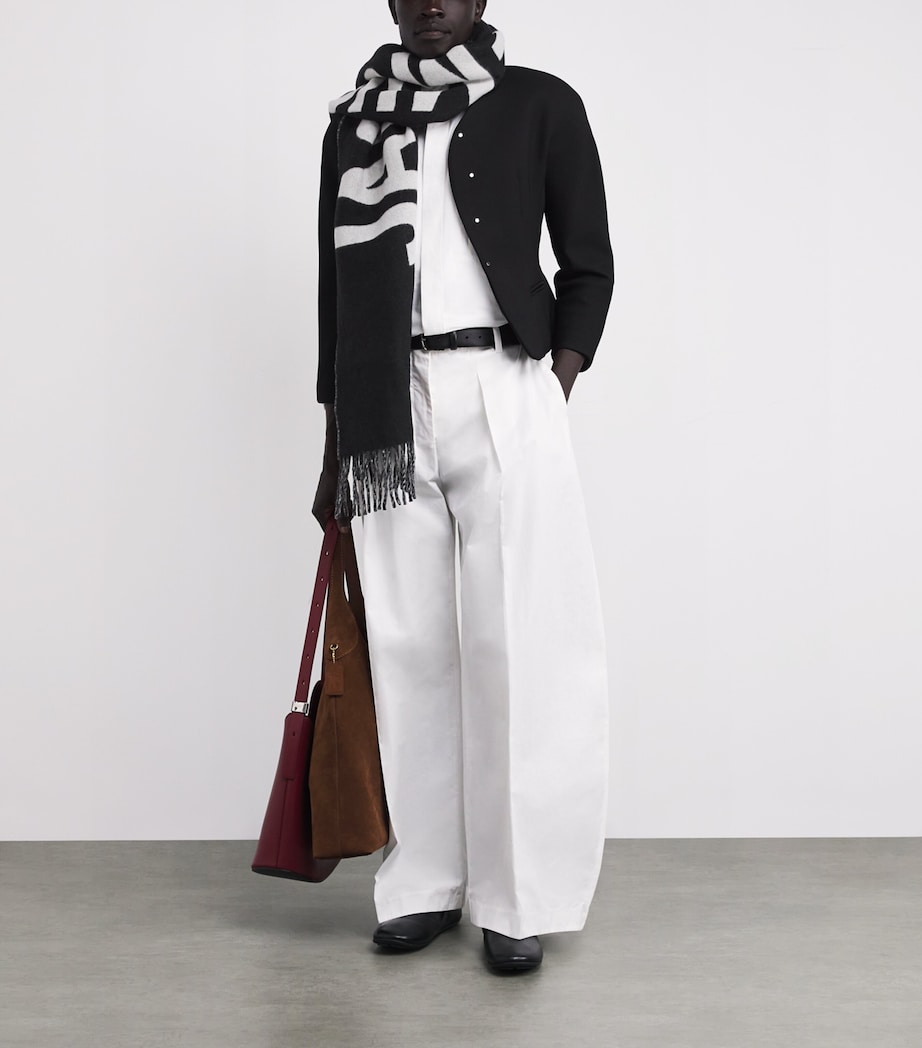 Virgin Wool Logo Scarf 990-BLACK Image 2