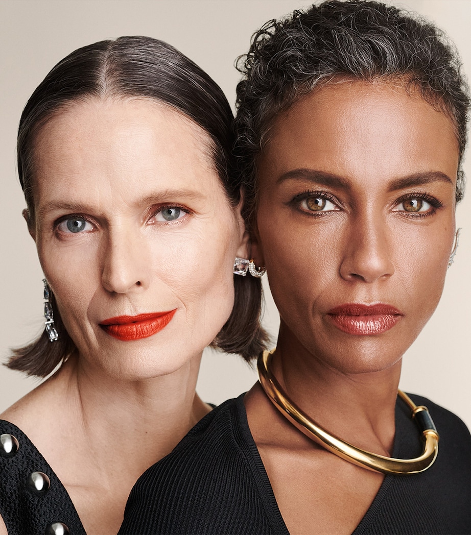 Intensive Serum Foundation SPF 40 - WARM SAND Image 5