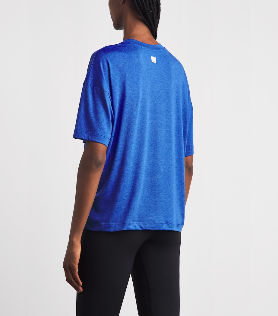 VUORI Womens Energy T-Shirt Electric Blue Heathr Image 5