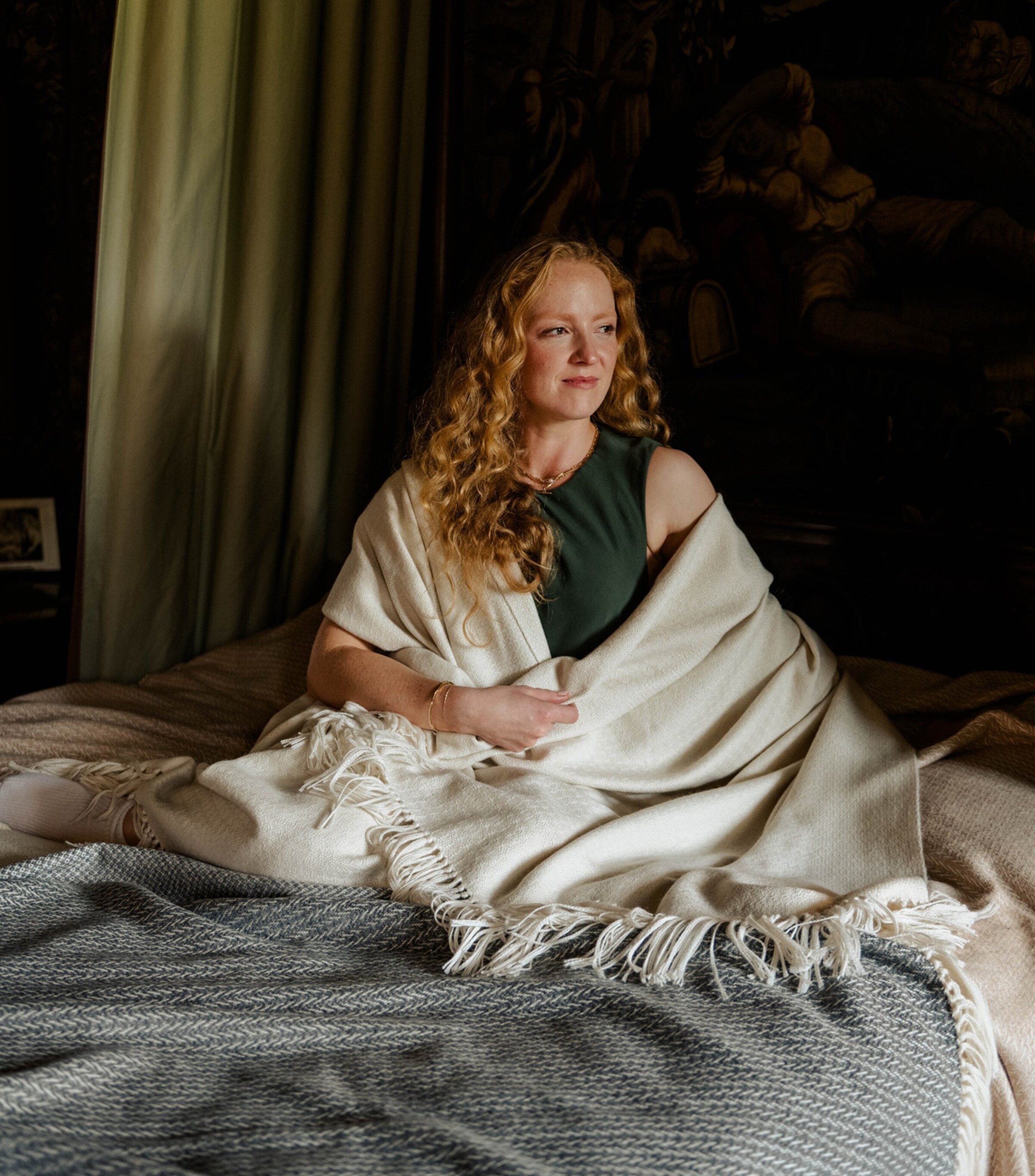 Araminta Campbell Alpaca-Blend Willow Throw (150cm x 230cm) White Image 4