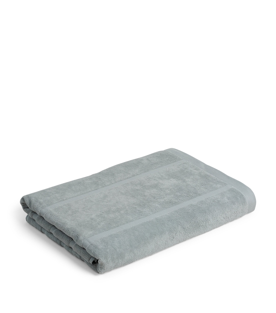 Woodford Beach Towel (90cm x 170cm) CEMENT Image 1