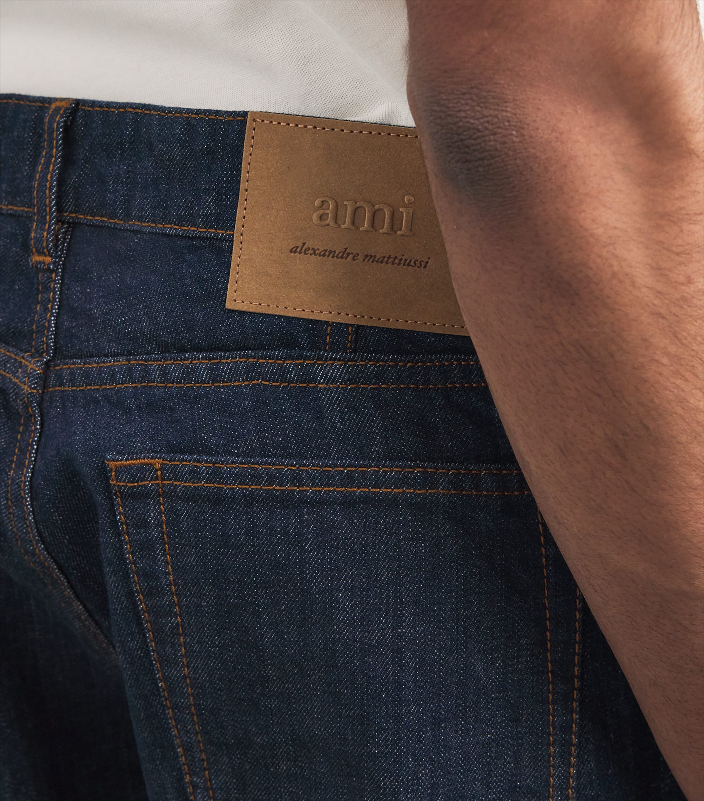 Classic Fit Jeans 402 INDIGO Image 6