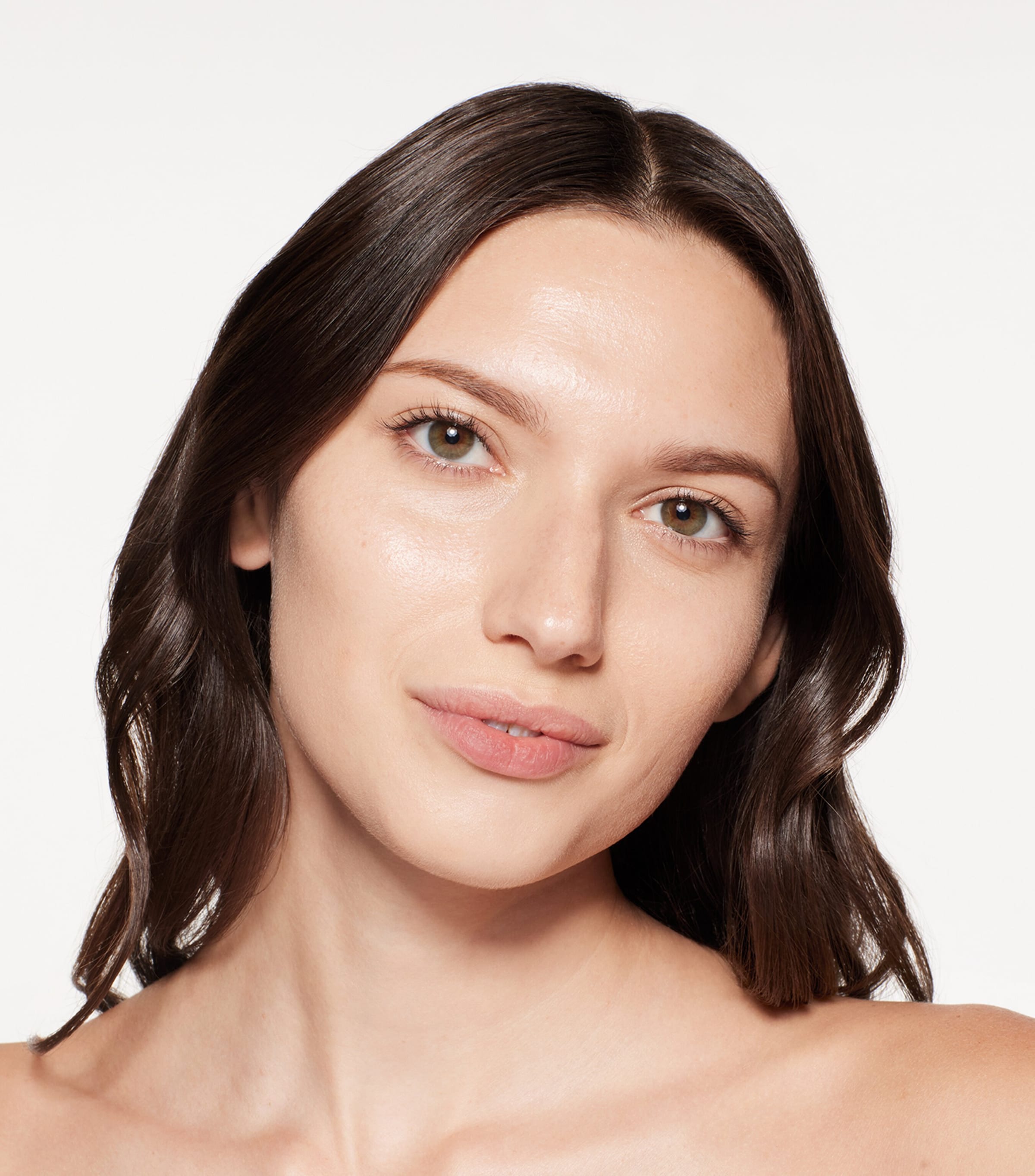 Revitalessence Skin Glow Foundation SPF 30 240 QUARTZ Image 3