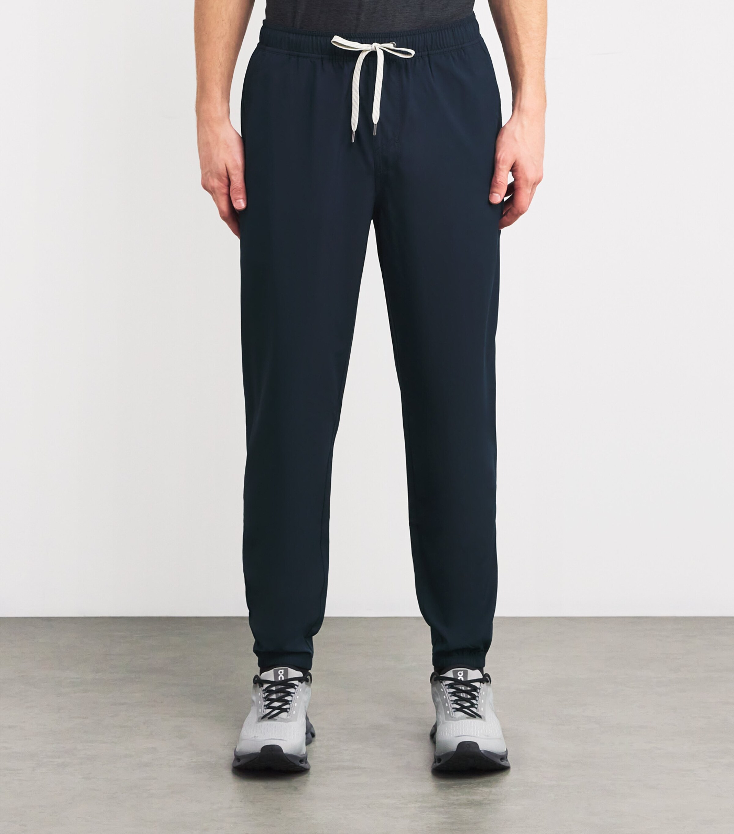 VUORI Mens Kore Sweatpants Ink Image 3