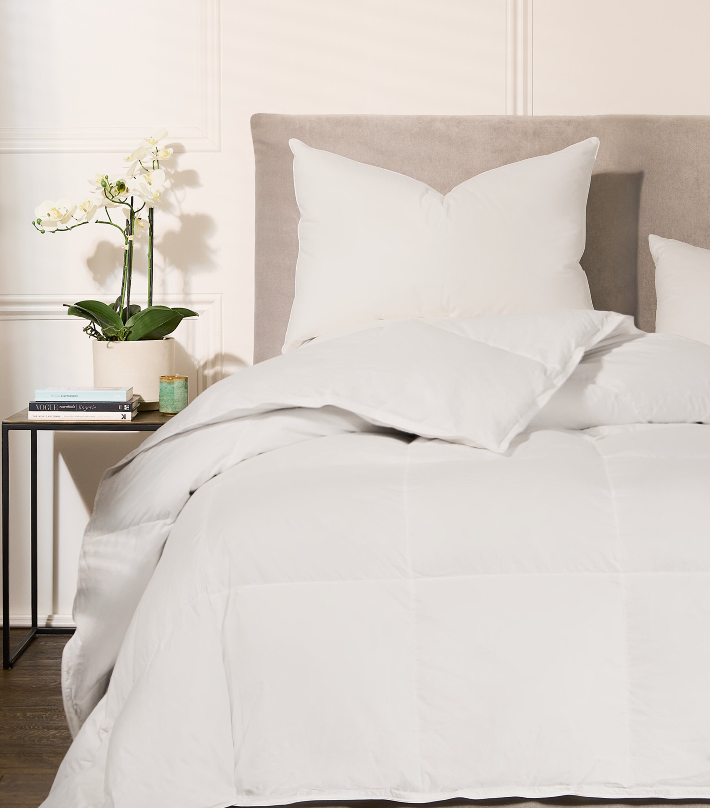 Harrods of London Double 100% Canadian Goose Down Duvet (9 Tog) White Image 4