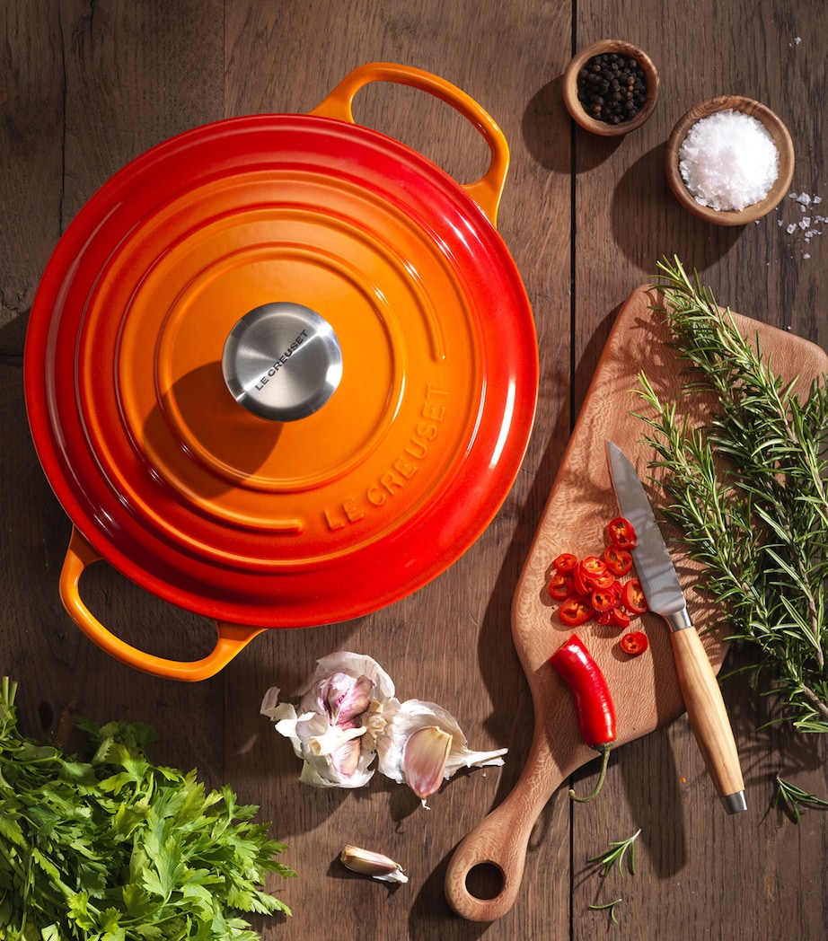 Cast Iron Round Casserole Dish (28cm) VOLCANIC Image 5