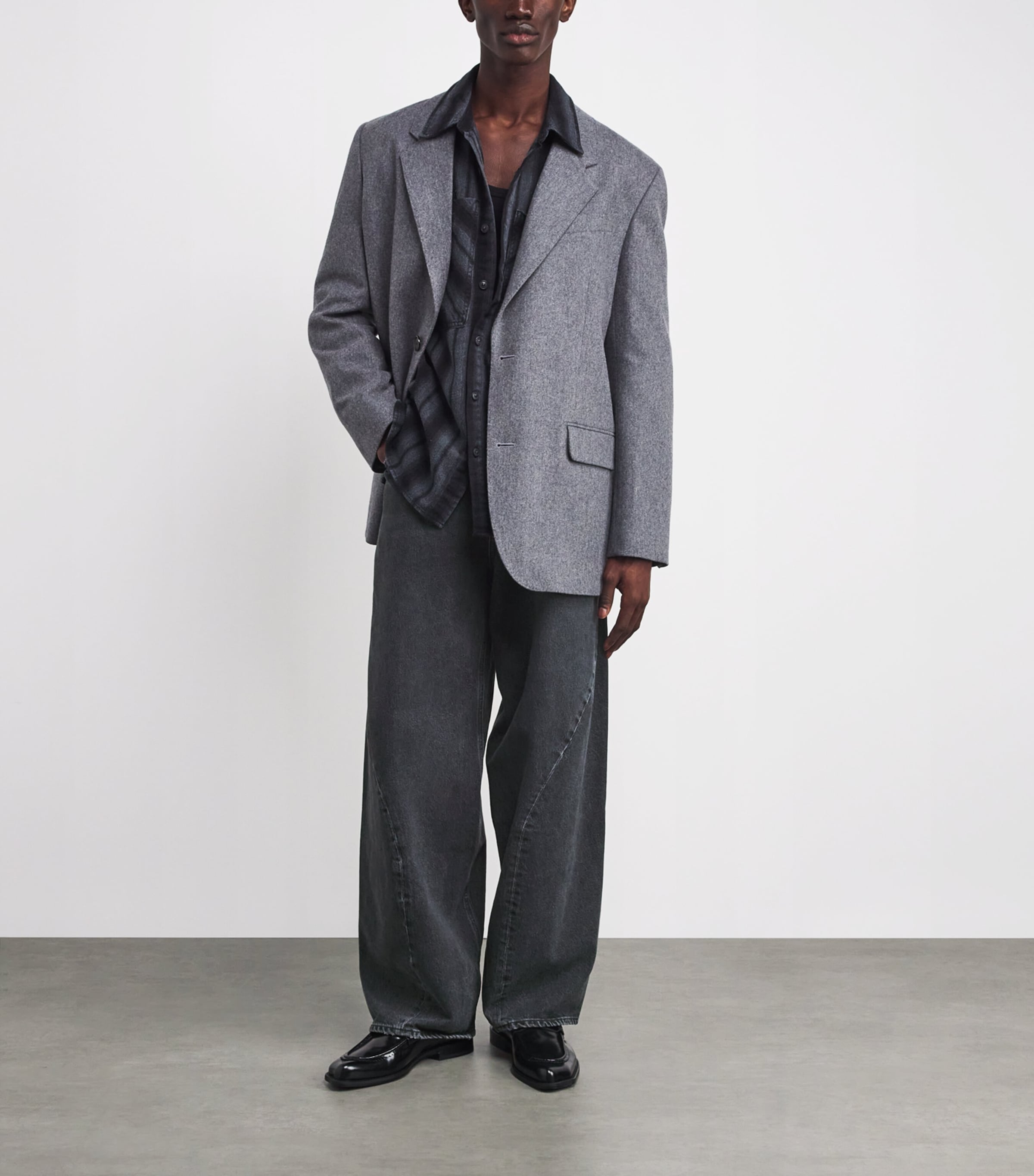 Twist Wide-Leg Jeans IKON Image 2