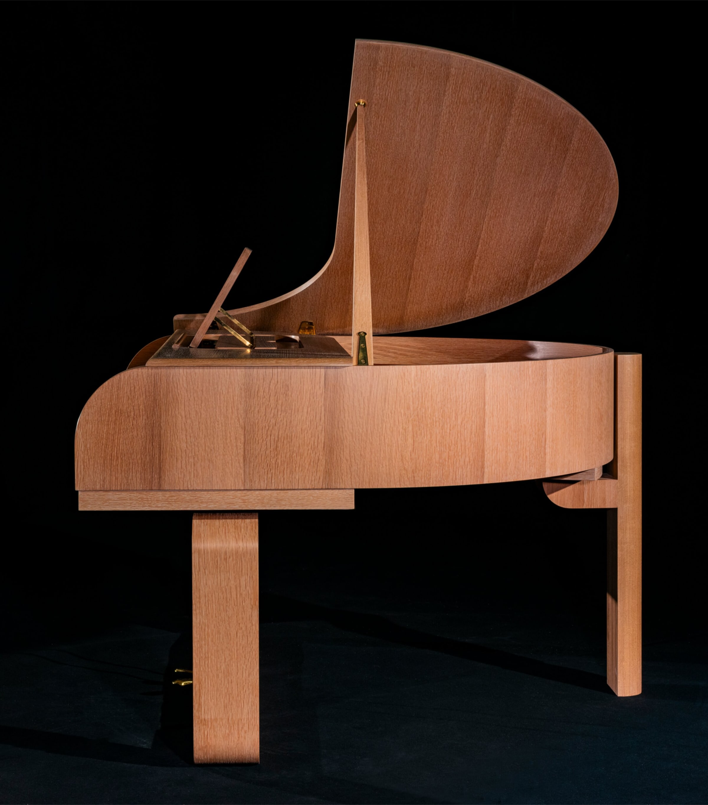 Edelweiss Oak The Eclipse Piano Brown Image 3