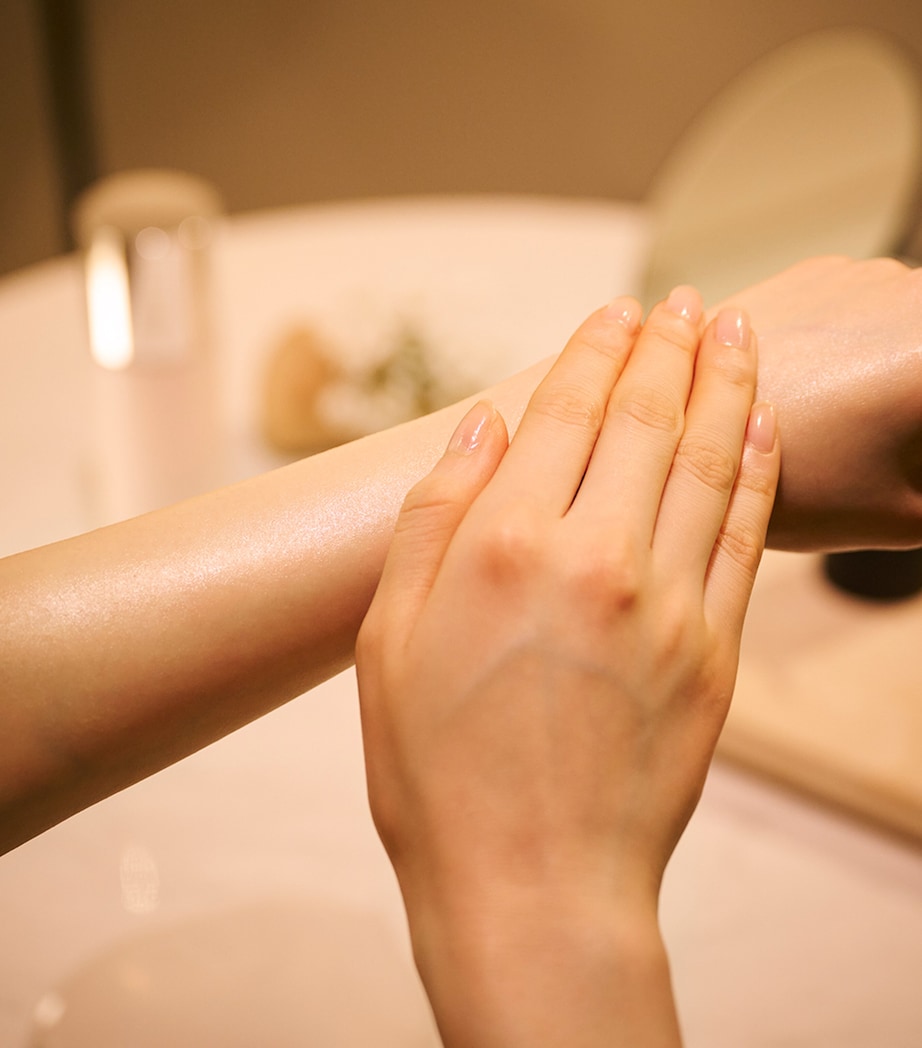 Cellular Performance Body Firming Emulsion (200ml) NO COLOUR Image 4