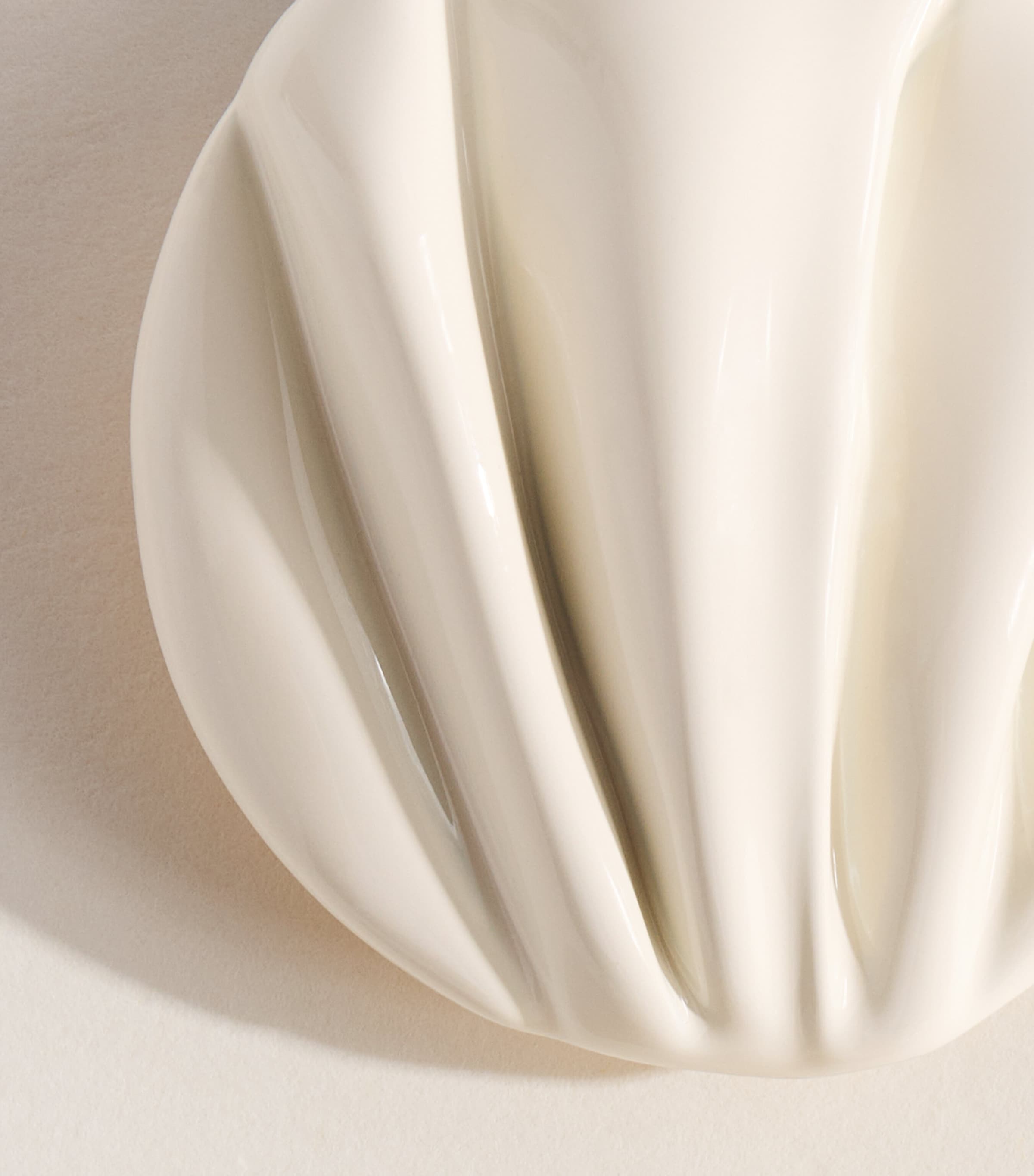 Chloé Pleats Clip-On Earrings White Image 4