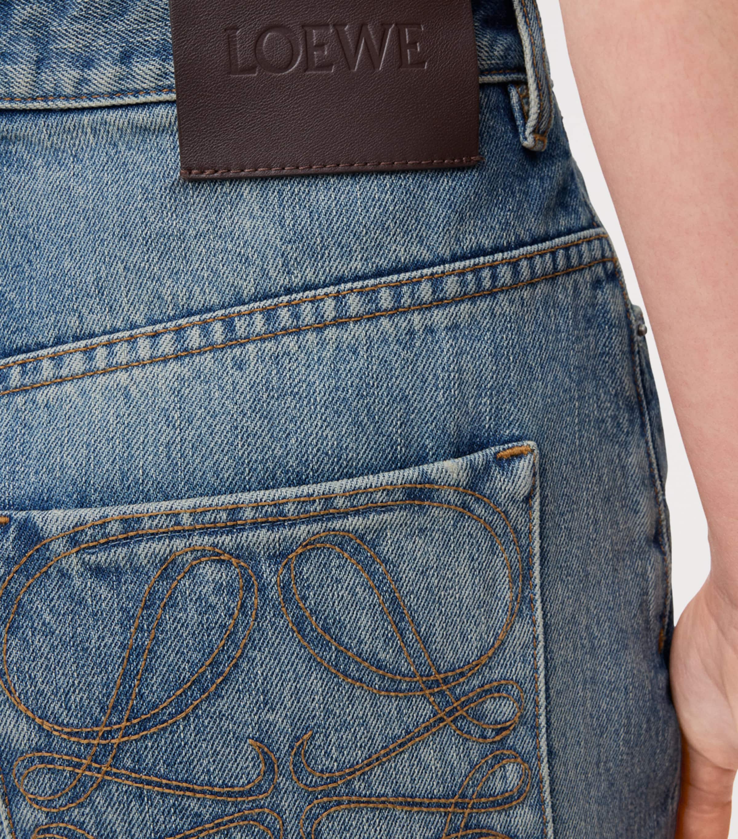 Anagram Wide-Leg Jeans WASHED DENIM Image 5