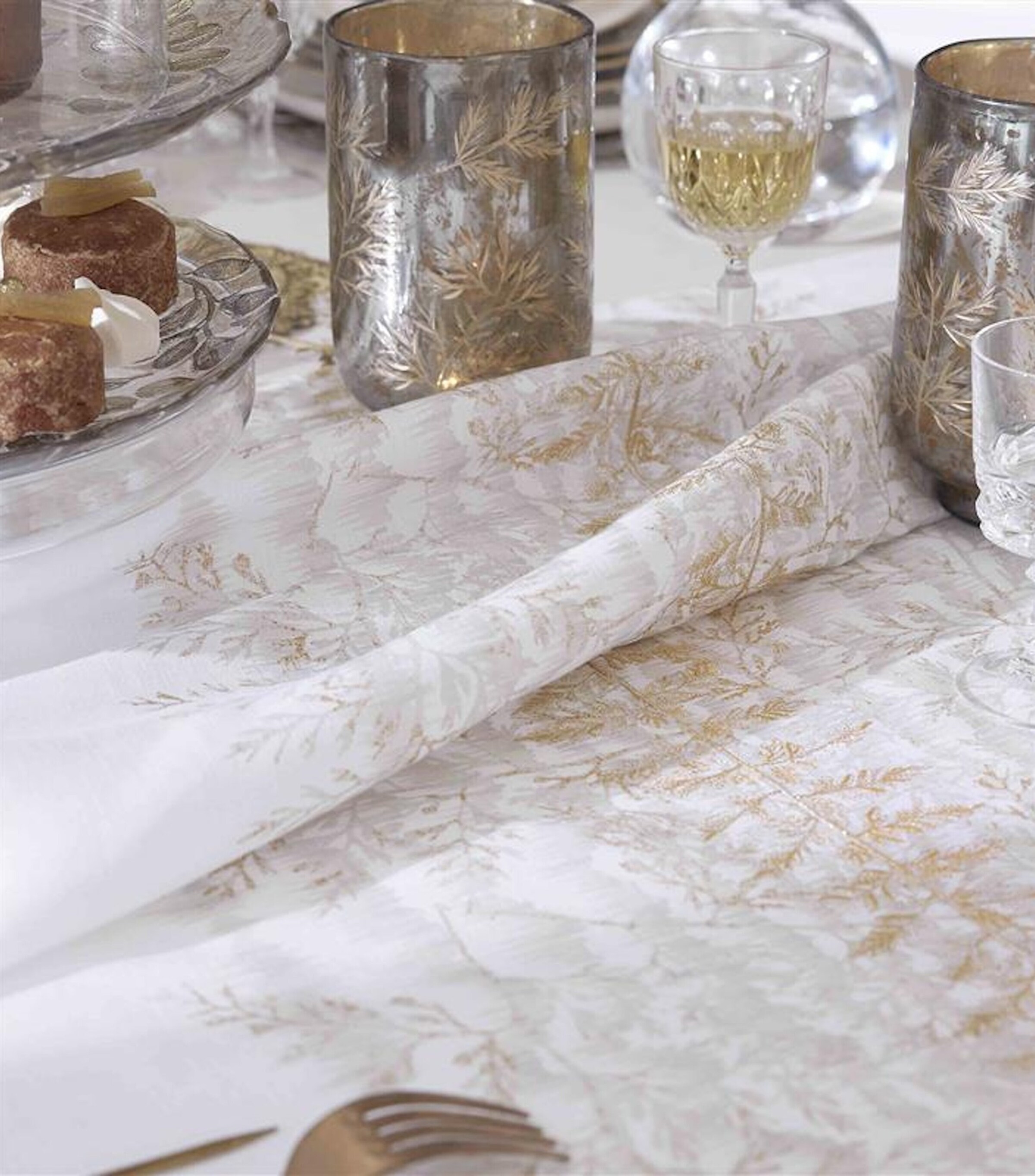 Alexandre Turpault Linen Fossile Tablecloth (170cm x 320cm) Foss Gold / White Image 3