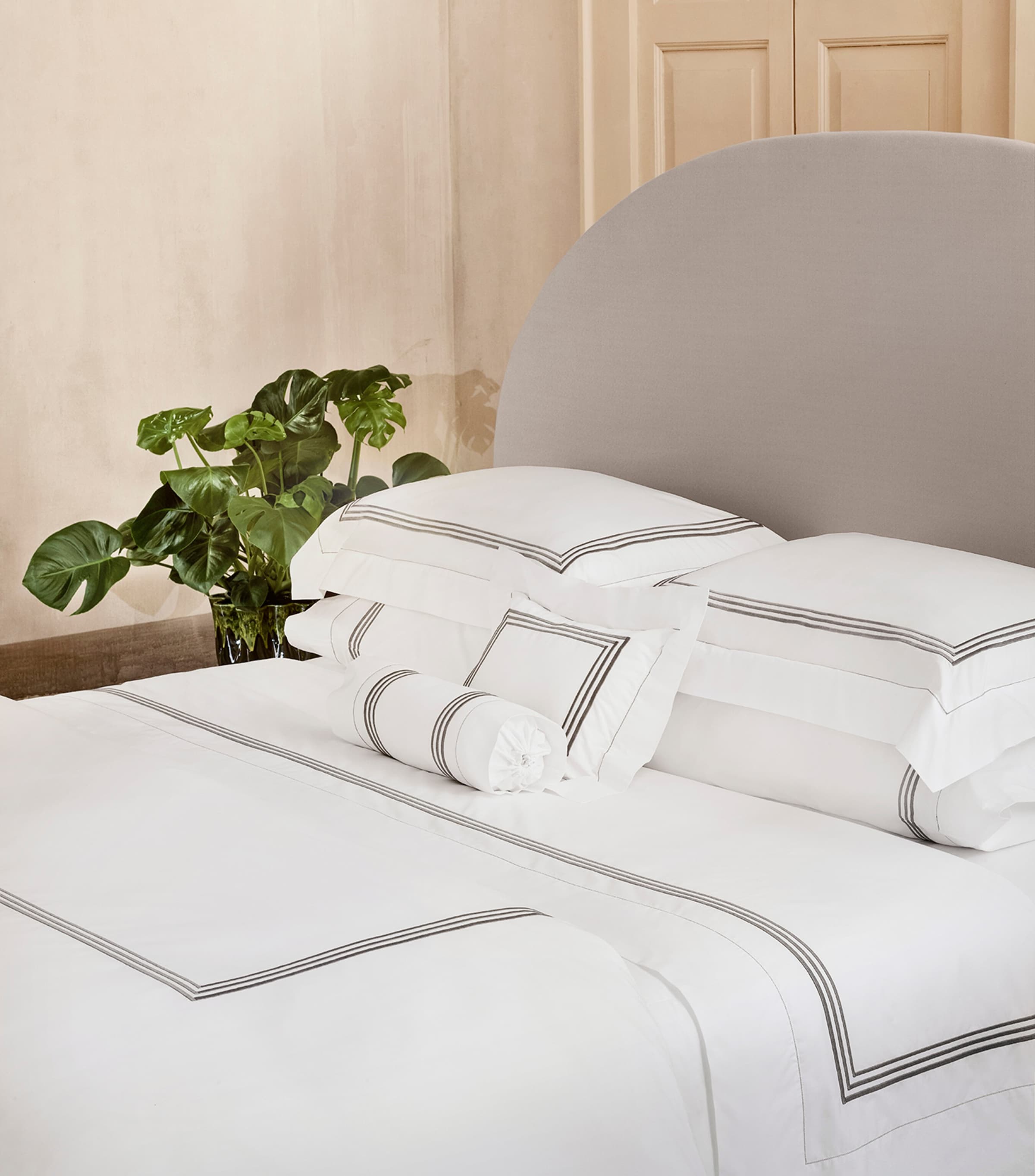Pratesi Tre Righe Pillowcase (50cm x 75cm) Wht/charcoal Image 3