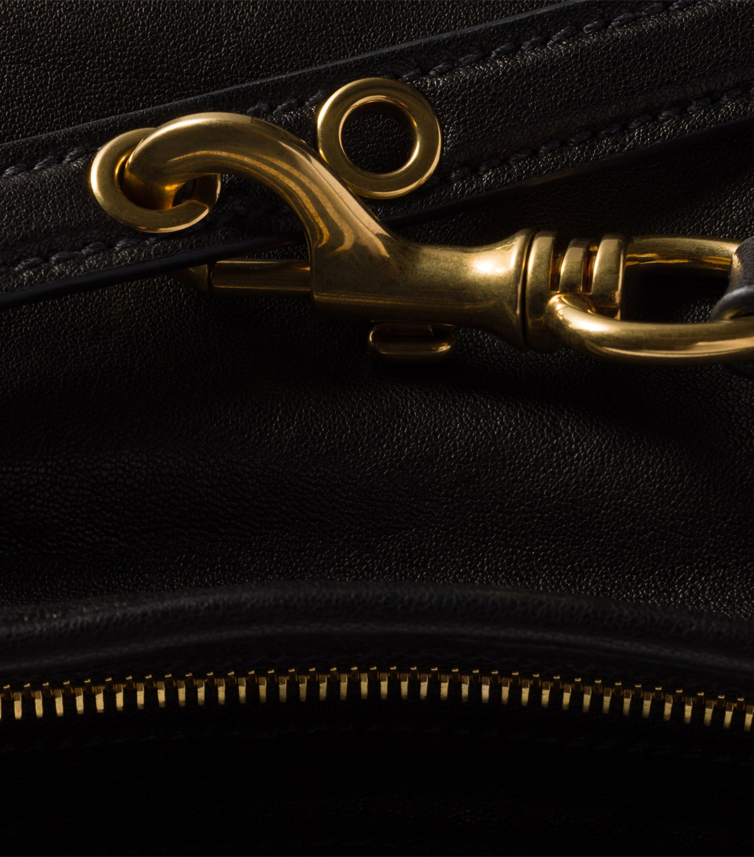 Nappa Leather Aventure Shoulder Bag F0002 Image 4