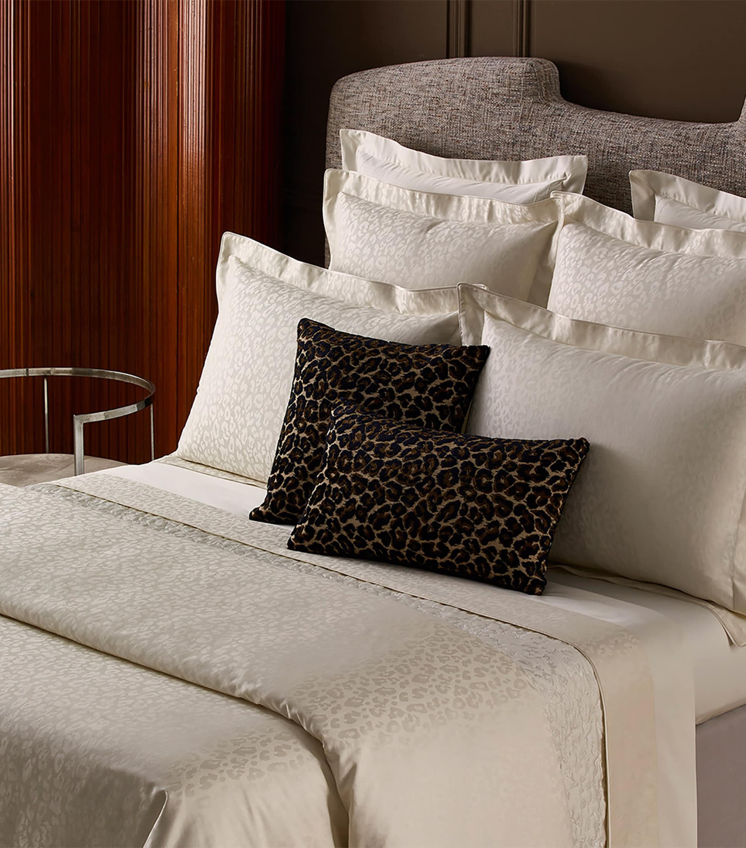 Yves Delorme Leopard Super King Flat Sheet In Neutral