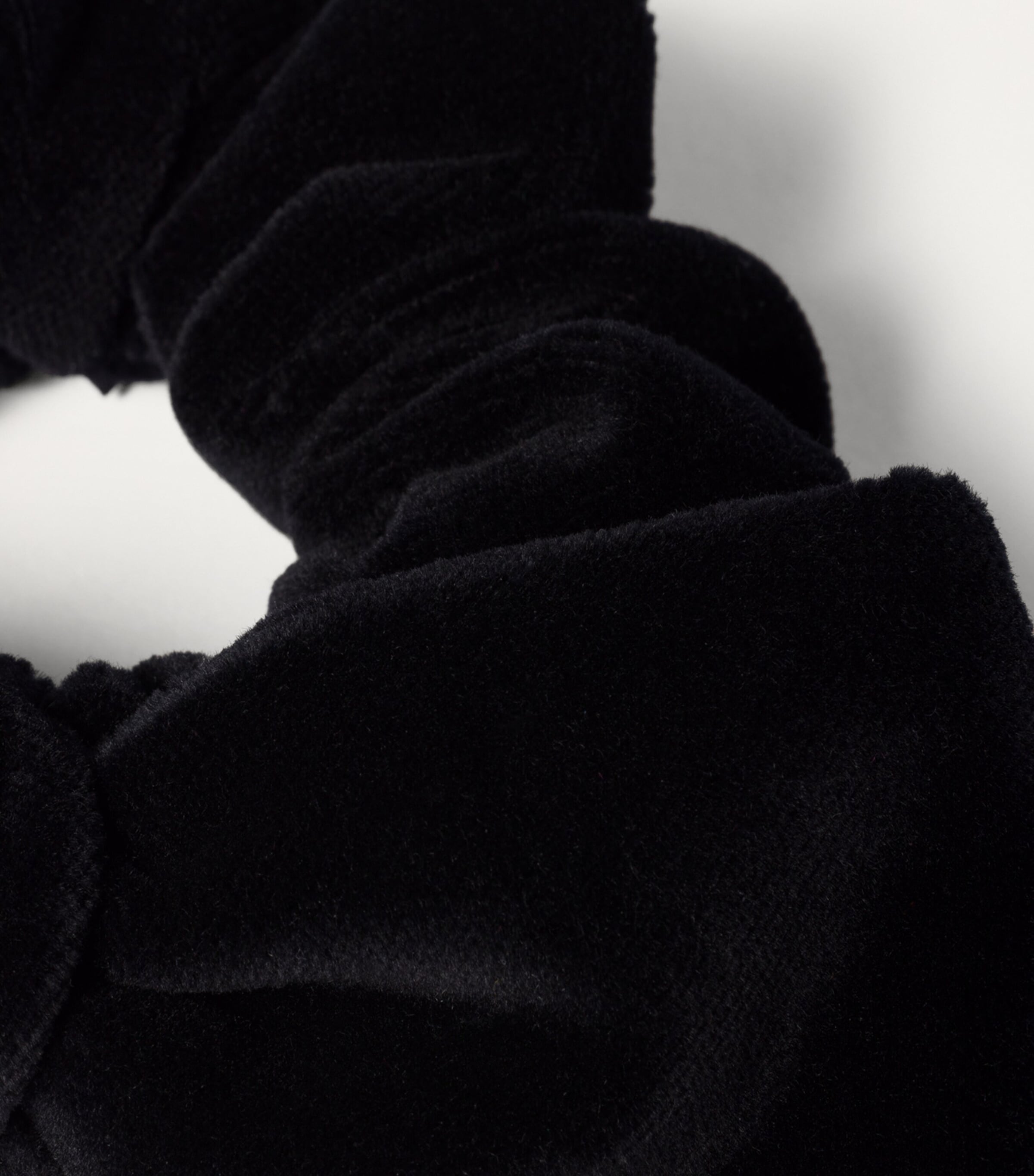 Velvet Scrunchie F0002 Image 2