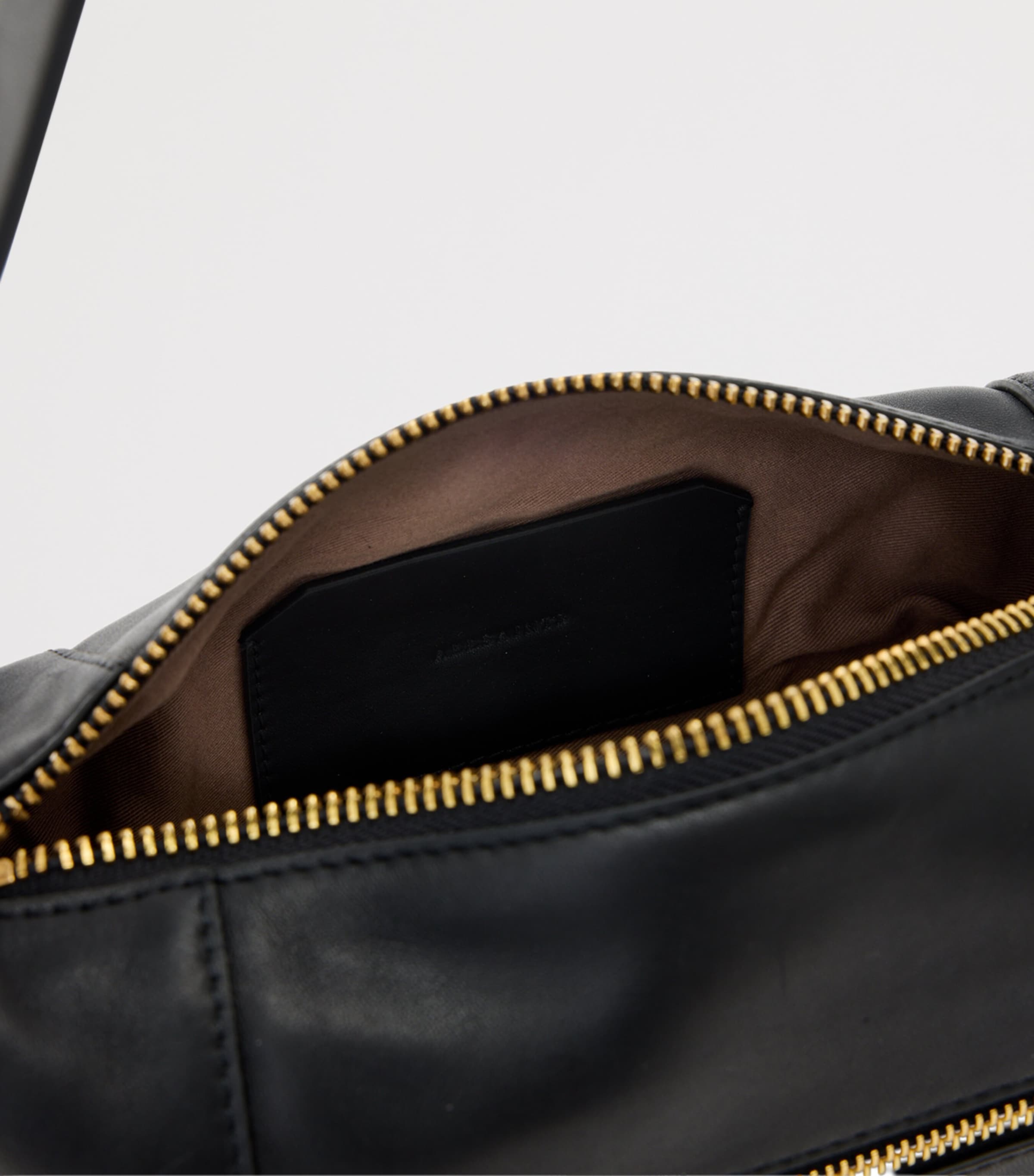 Mini Leather Vega Shoulder Bag BLACK Image 4