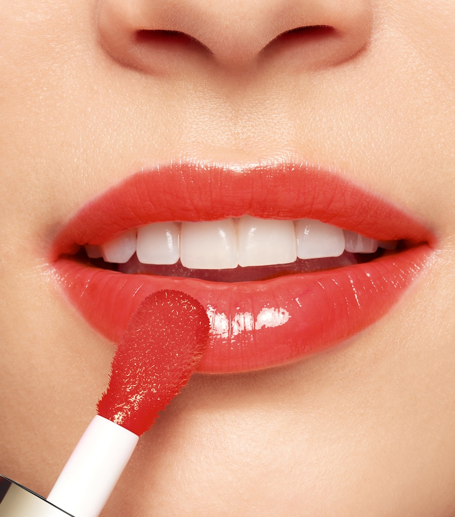 Lip Comfort Oil 08 Image 4