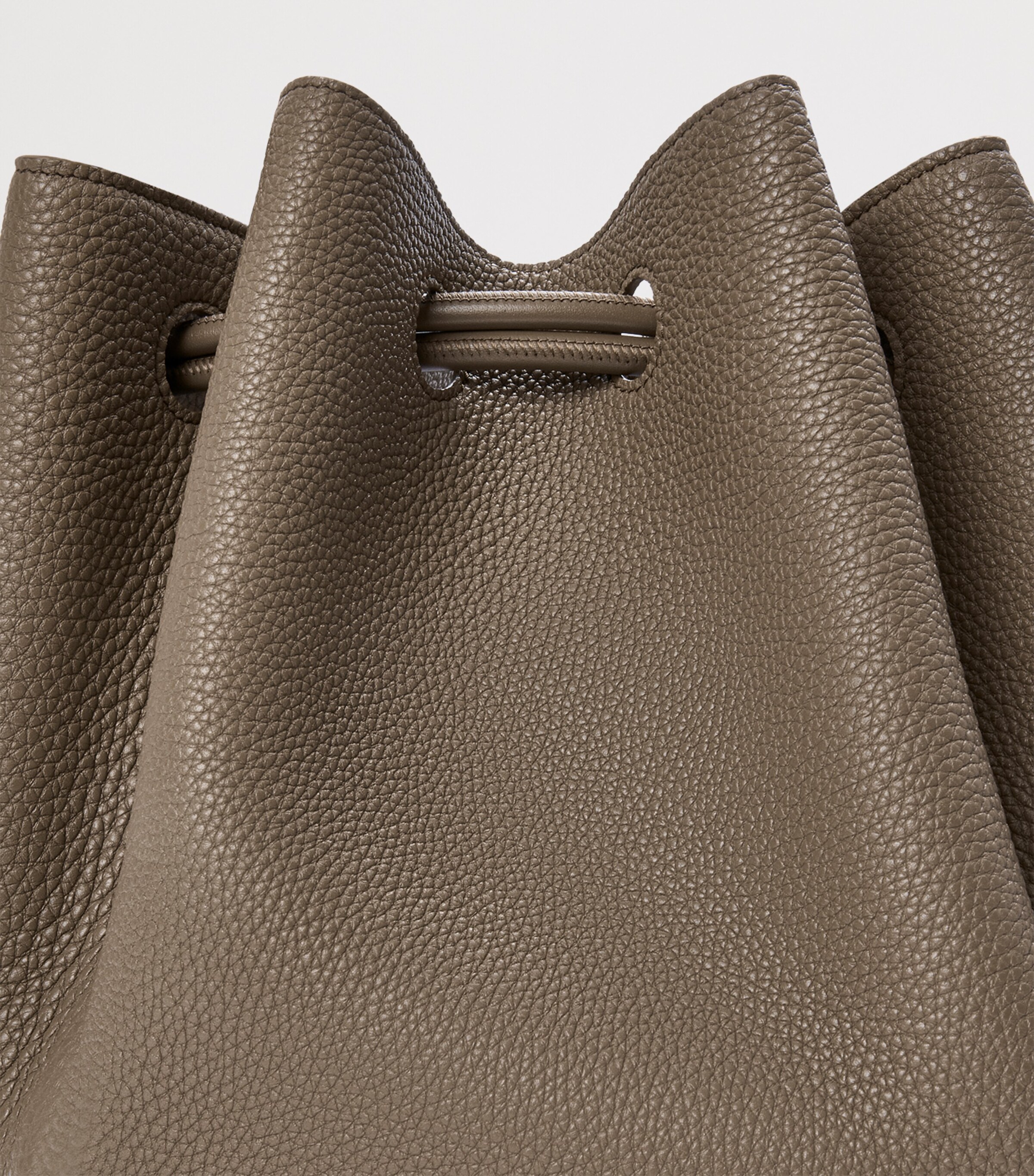 Large Grained Leather Madrid Shoulder Bag TAUPE Image 11