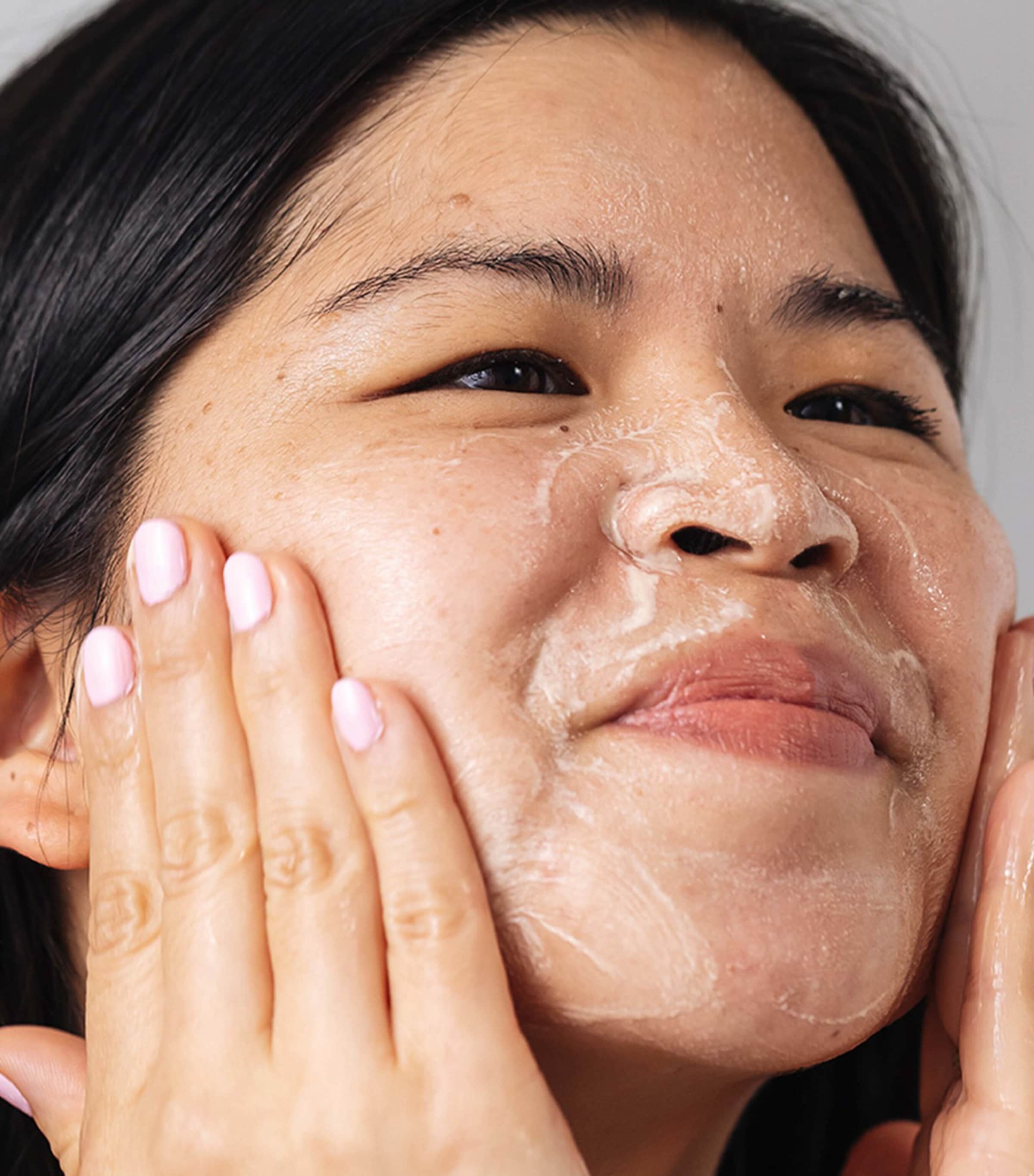 Jumbo Size Soy Face Cleanser (400ml) NO COLOUR Image 3