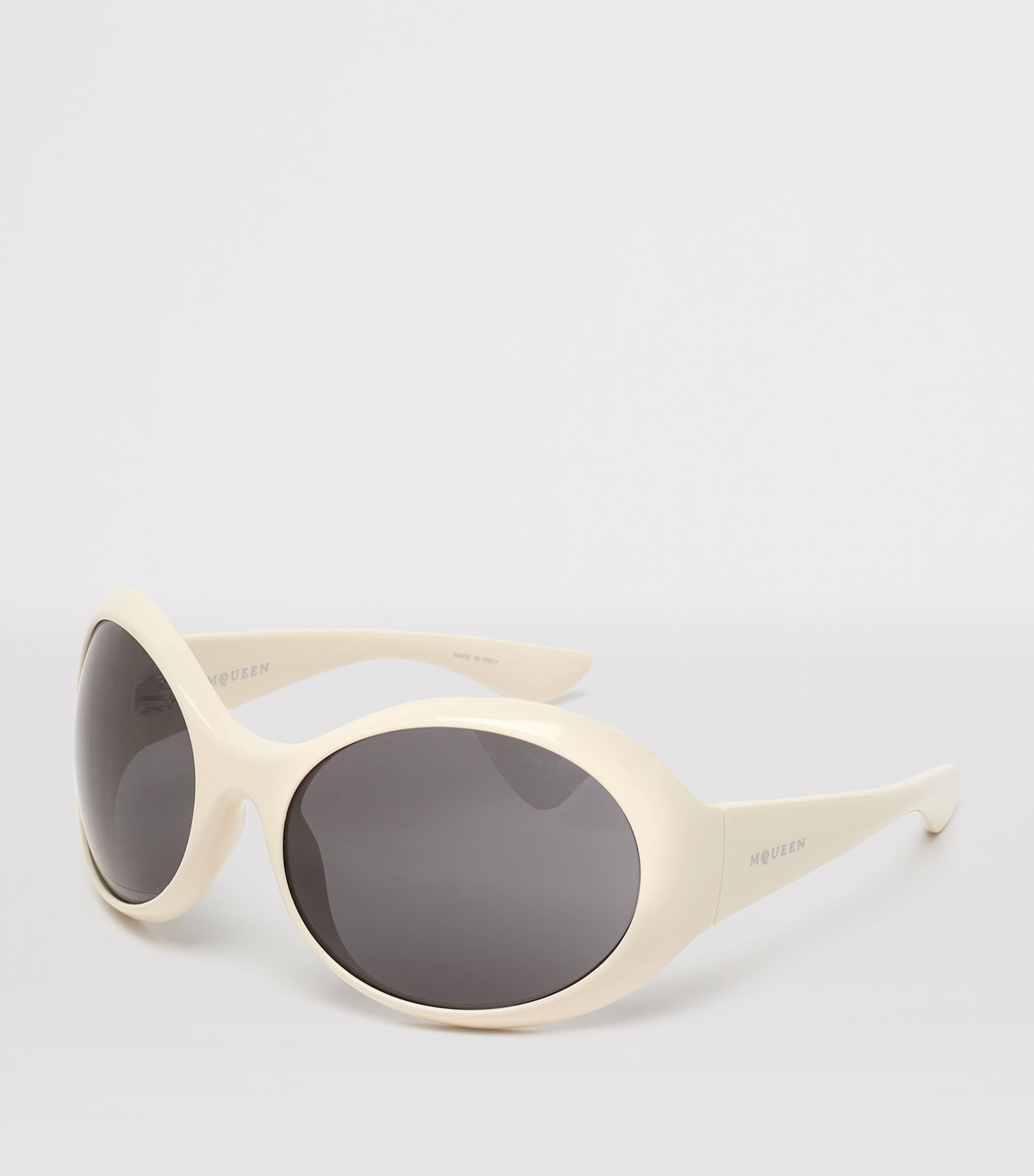 McQueen Round Kate Sunglasses Image 3