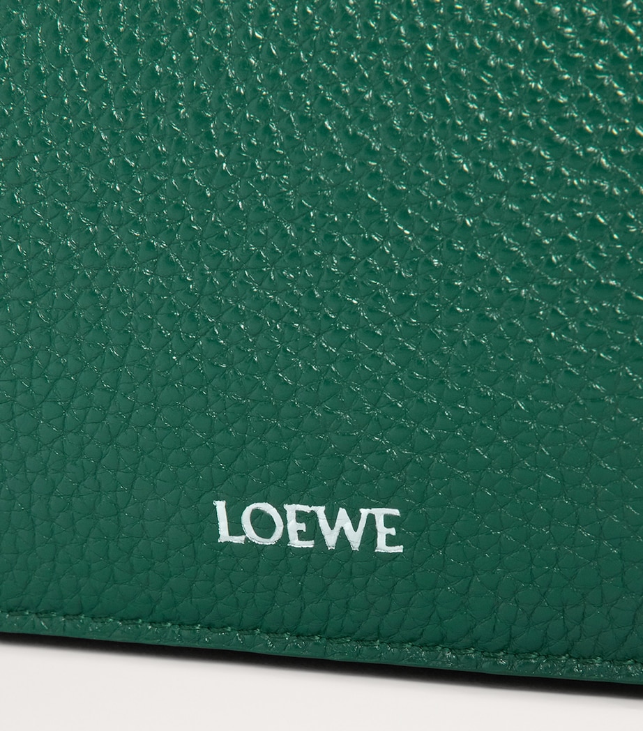 XS Leather Pebble Messenger Bag EVERGREEN Image 4