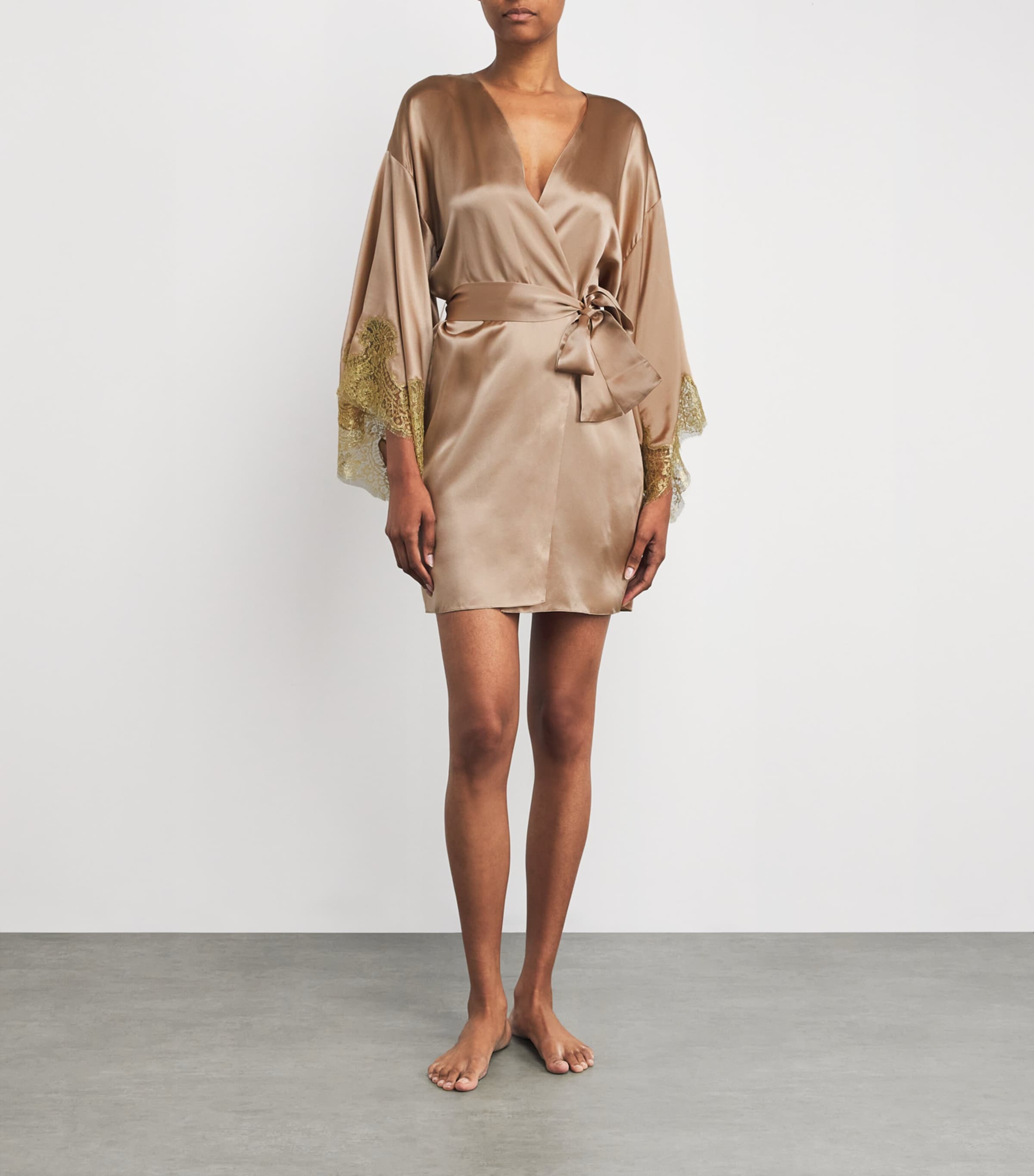 Gilda & Pearl Womens Silk Lace-Trim Gina Short Robe Almond/gold Image 2