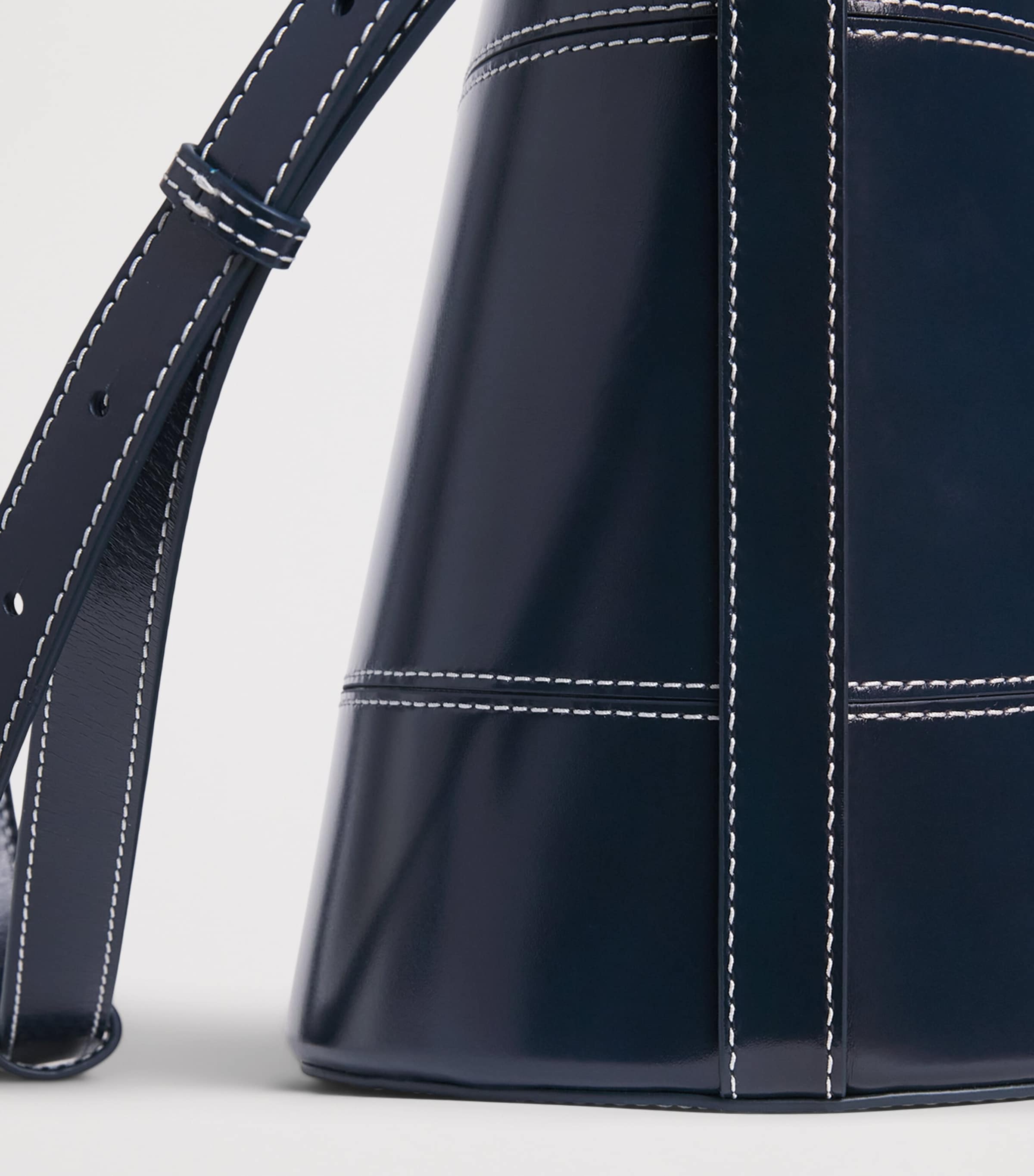 Calfskin Bucket Bag NAVY Image 6