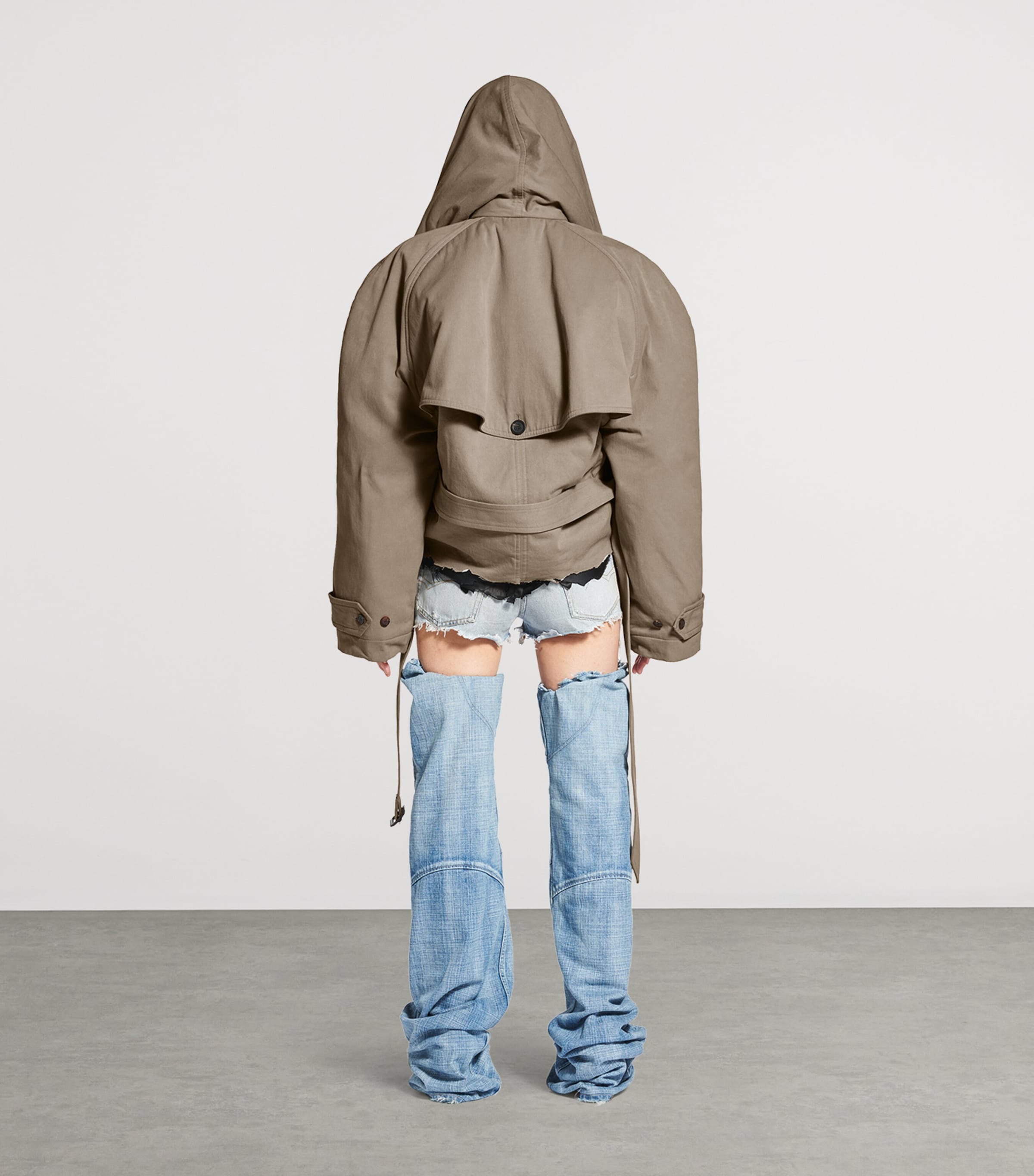 【BALENCIAGA】FLIPPED HOODED TRENCH ロゴ ジャケット ブルゾン Balenciaga Flipped Hooded Trench Coat | Harrods US
