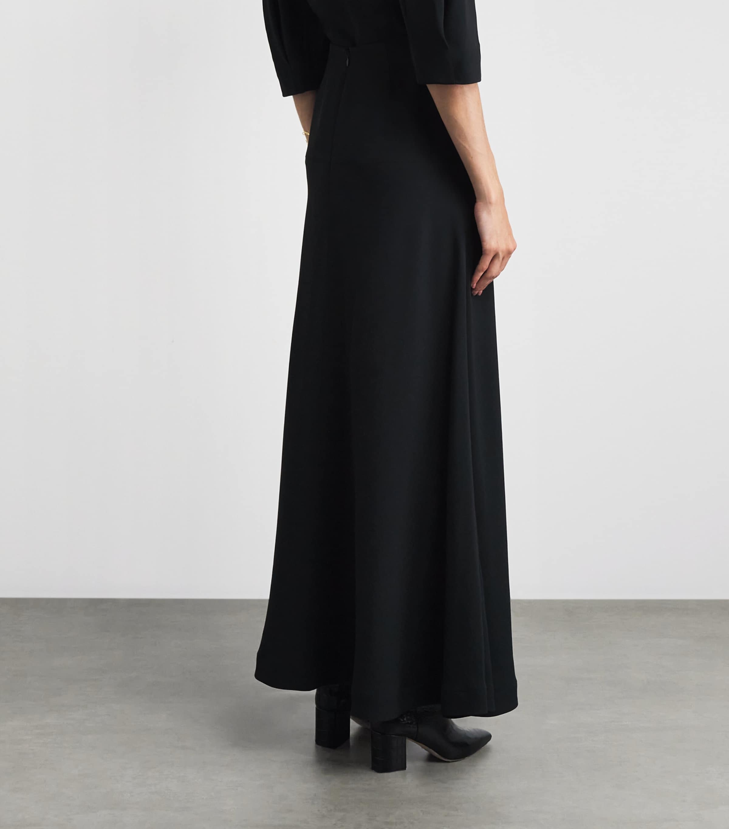 RETORI Womens Cady Half-Circle Maxi Skirt Black Image 5