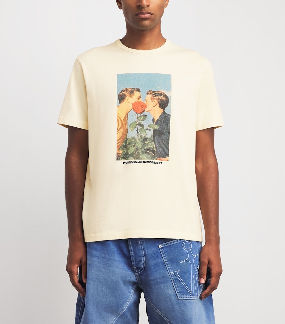 JW Anderson Mens Cotton Kissing By The Rose Bush T-Shirt Ecru Image 4