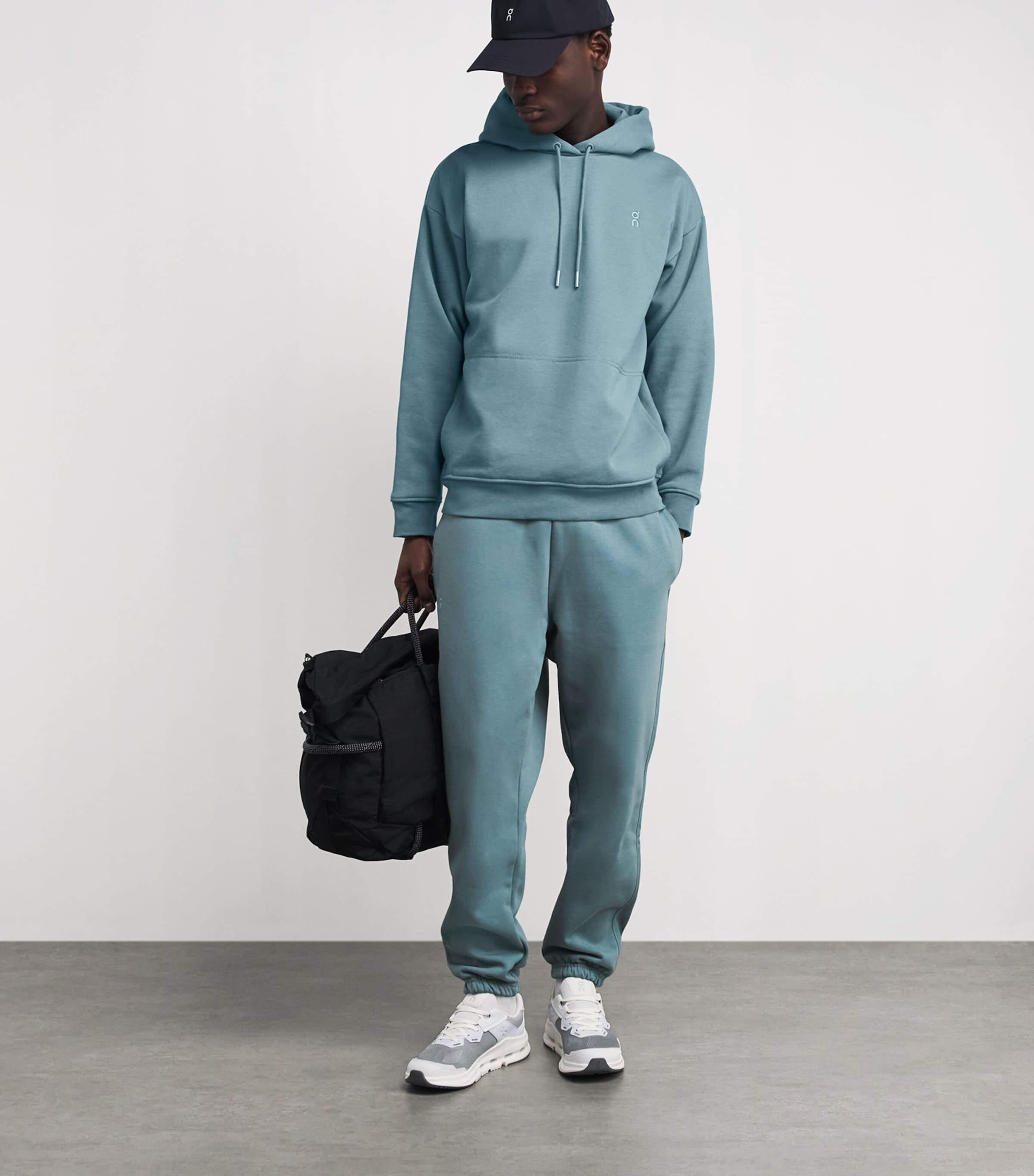 On Mens Cotton-Blend Club Collective Sweatpants Tide Image 2