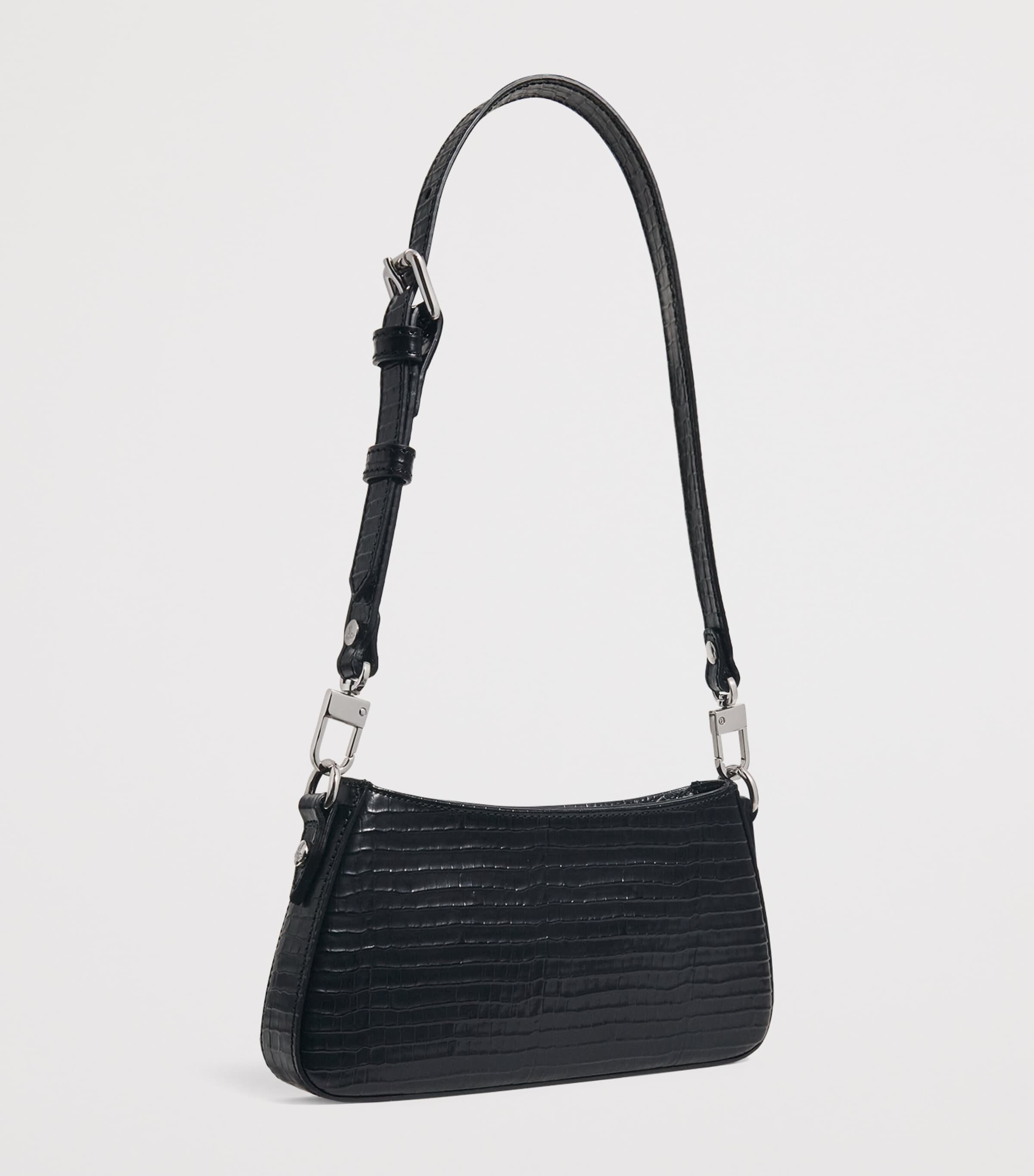 ★送料関税込★Vivienne Westwood TASHA ショルダーバッグ Vivienne Westwood Embossed Leather Tasha Shoulder Phone Bag