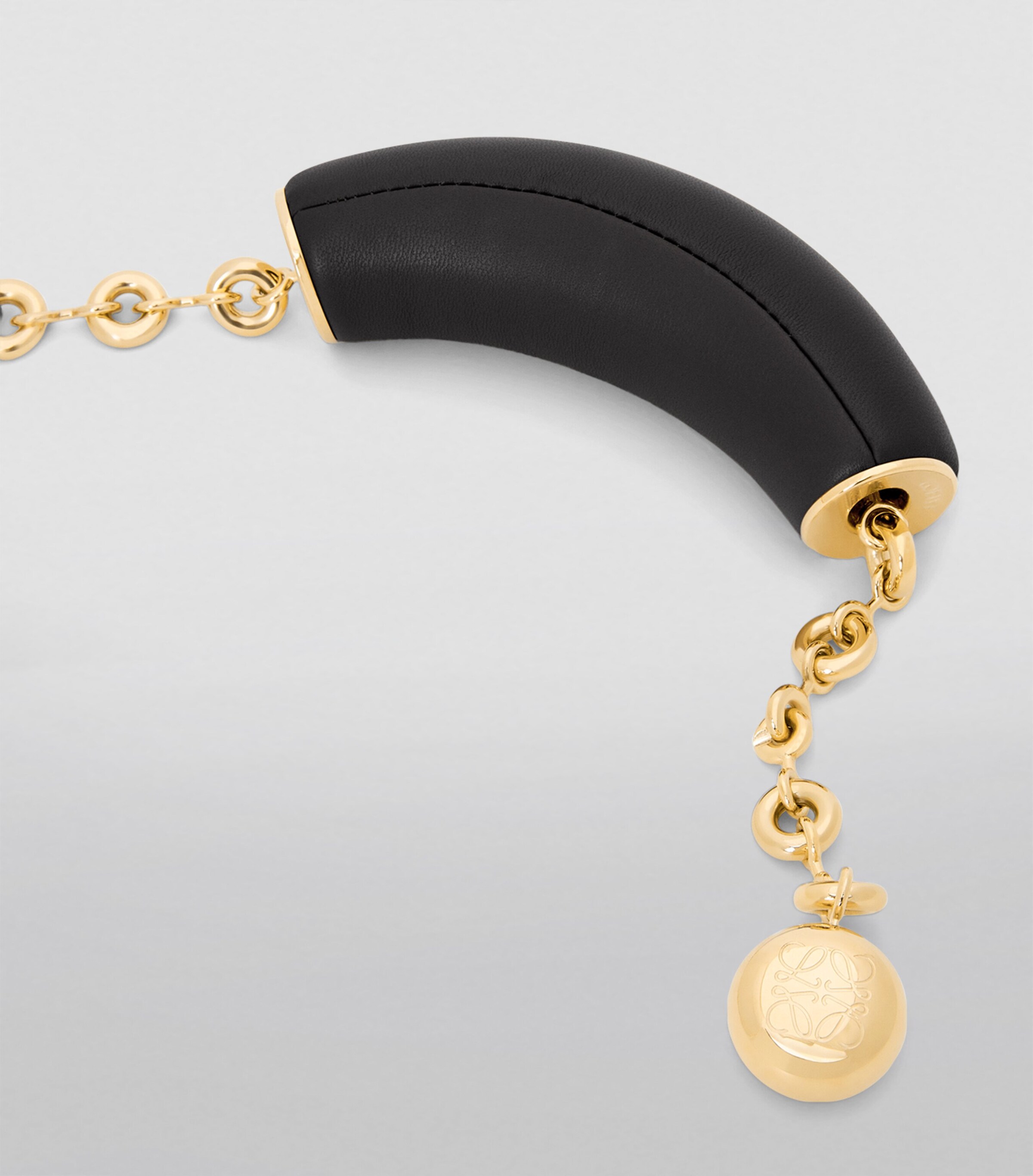 Medium Leather Squeeze Top-Handle Bag BLACK Image 8