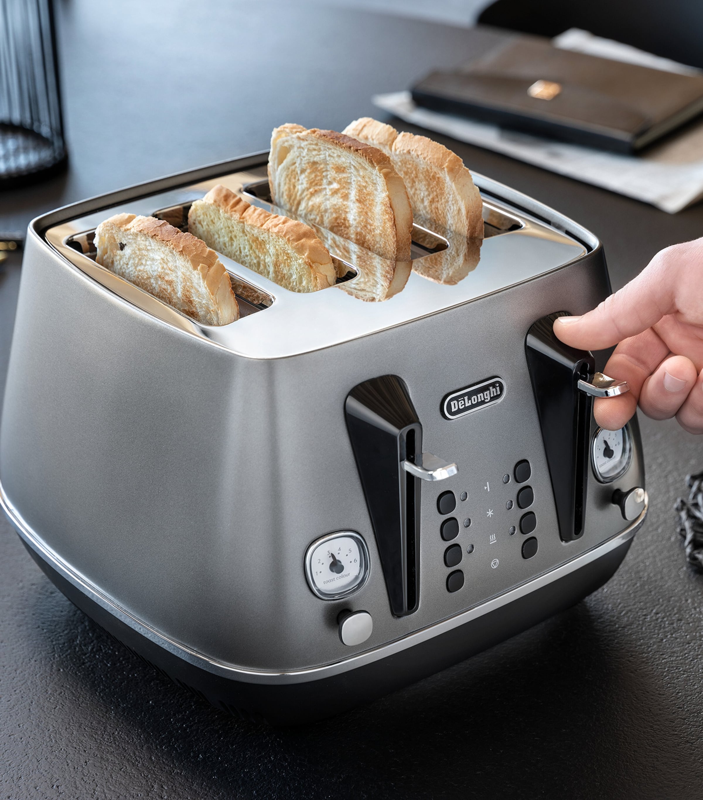Distinta 4-Slice Toaster TITANIUM Image 6