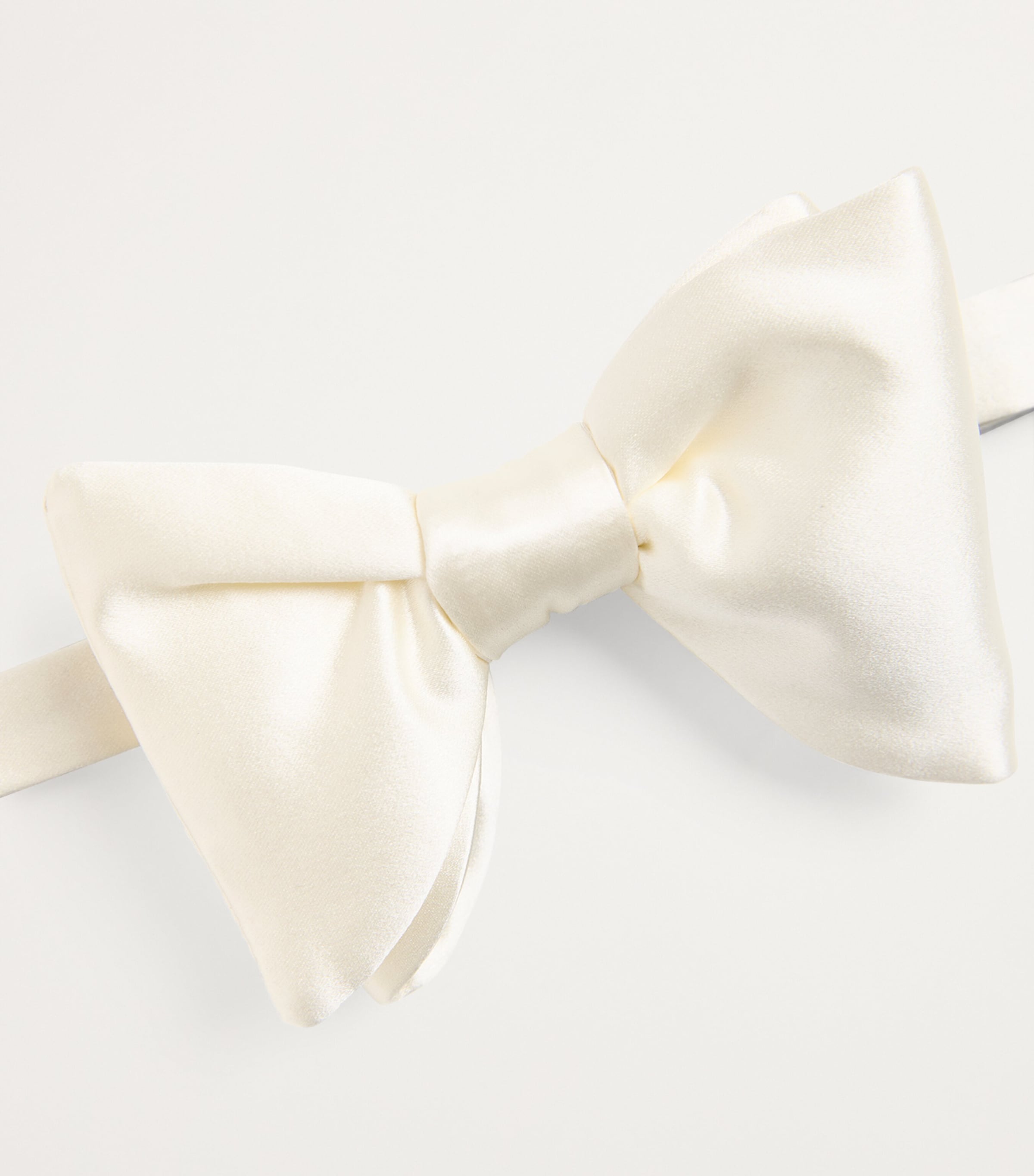 Satin Pre-Tied Bow Tie LB999 Image 4