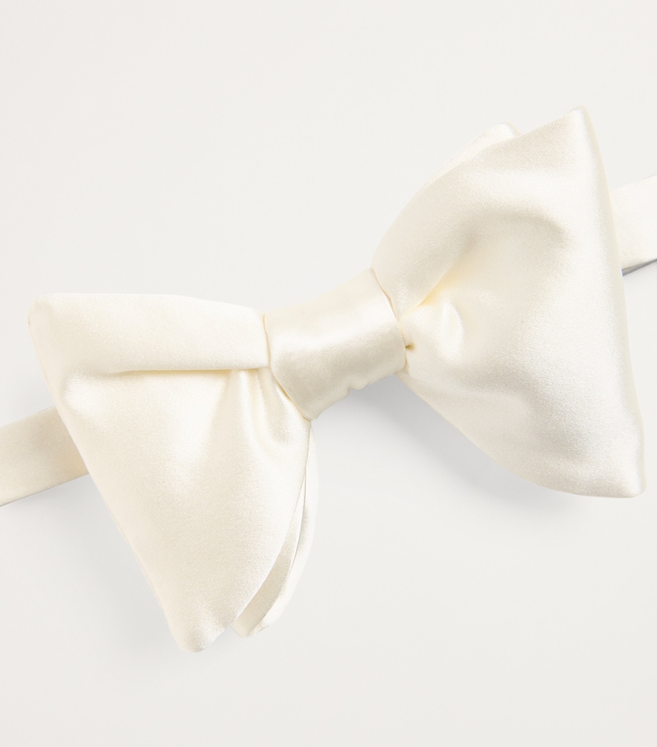 Satin Pre-Tied Bow Tie LB999 Image 4
