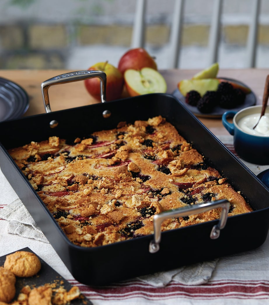 Toughened Non-Stick Rectangular Roaster (35cm) BLACK Image 4