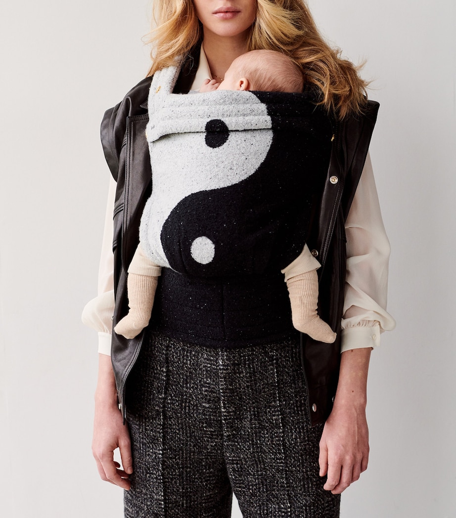 Zeitgeist Yin Yang Baby Carrier BLACK AND WHITE Image 3