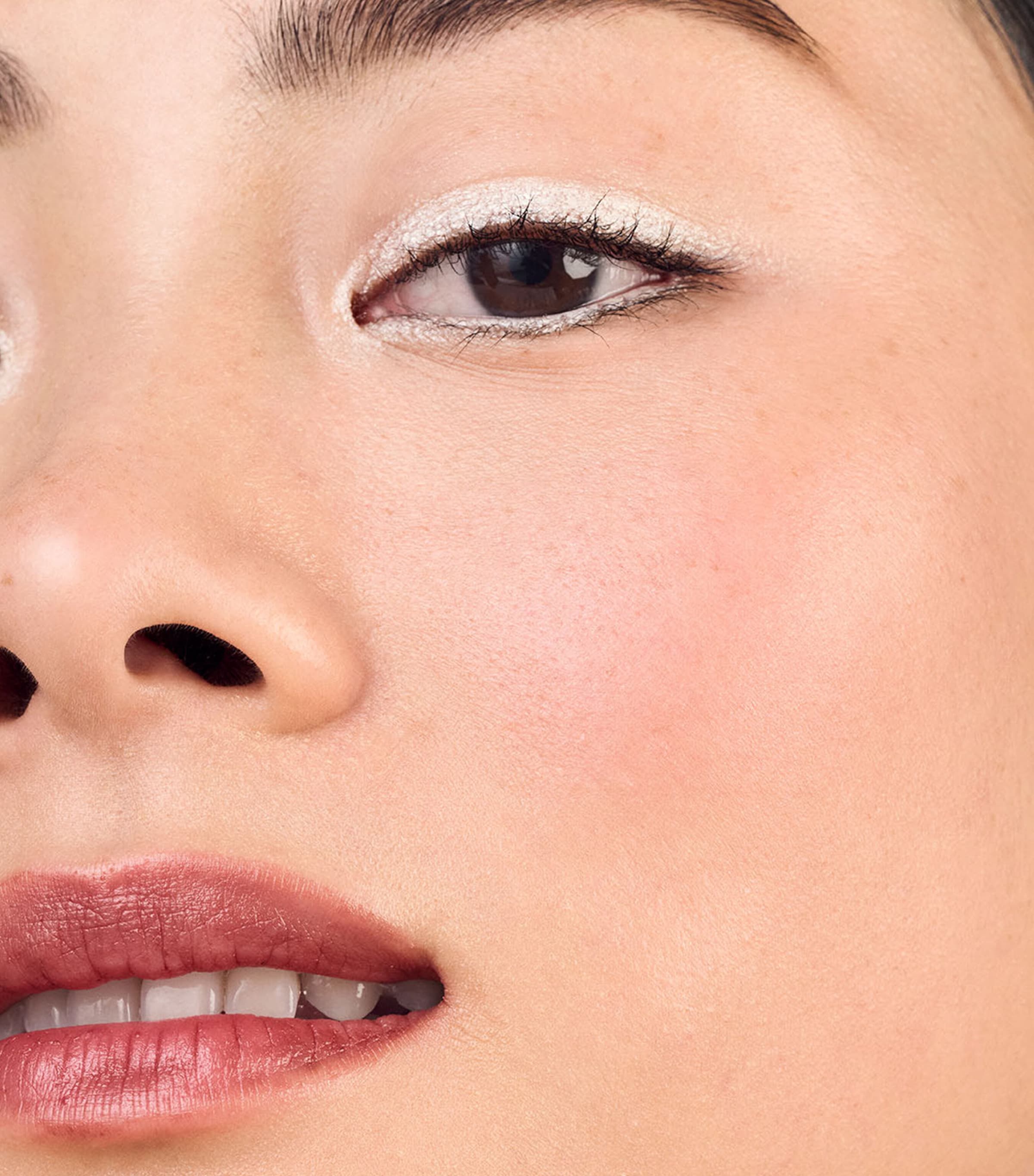 High Impact Gel Tech Eyeliner BRIGHT WHITE Image 3