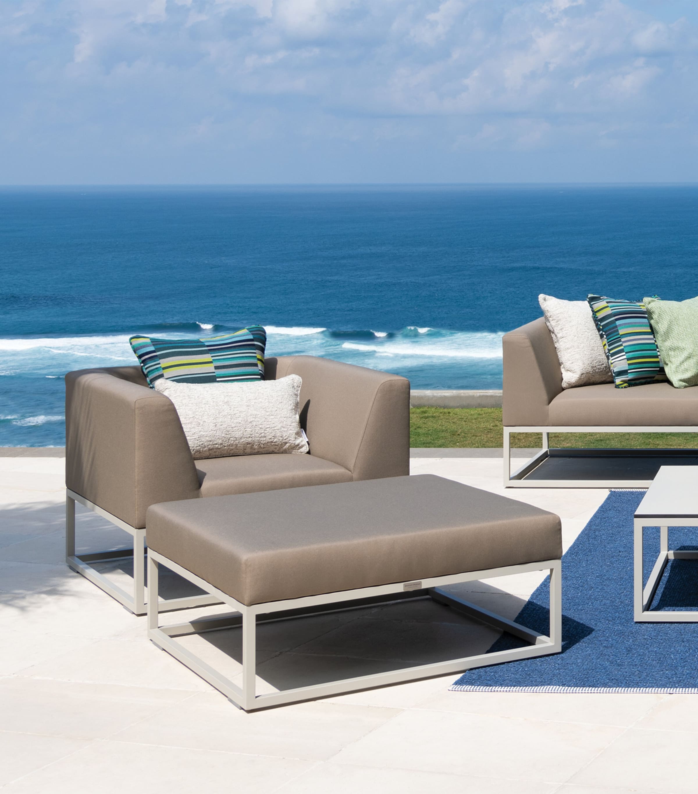 Latitude Outdoor Armchair PEARL Image 3