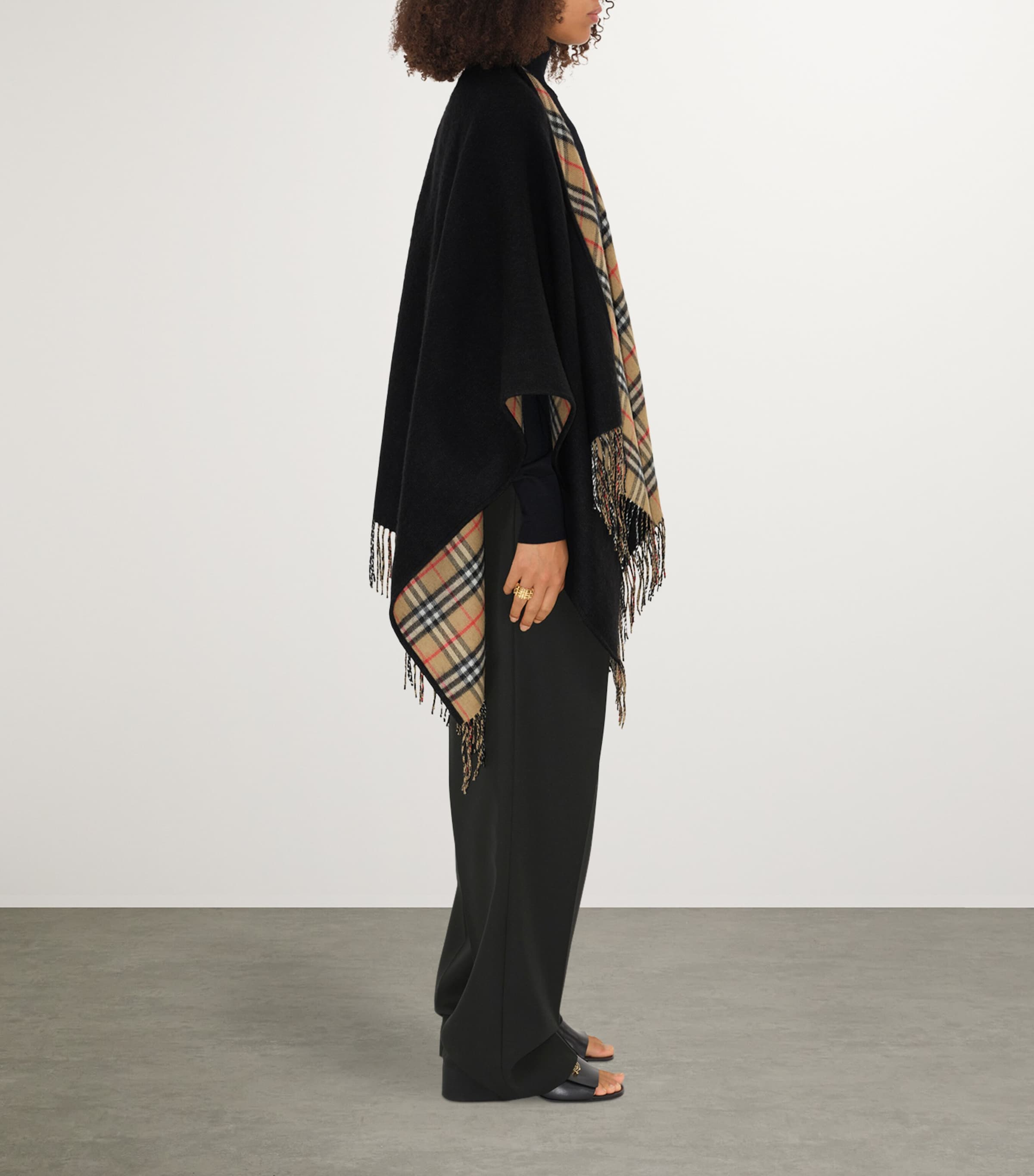 Wool Reversible Check Cape BLACK Image 3